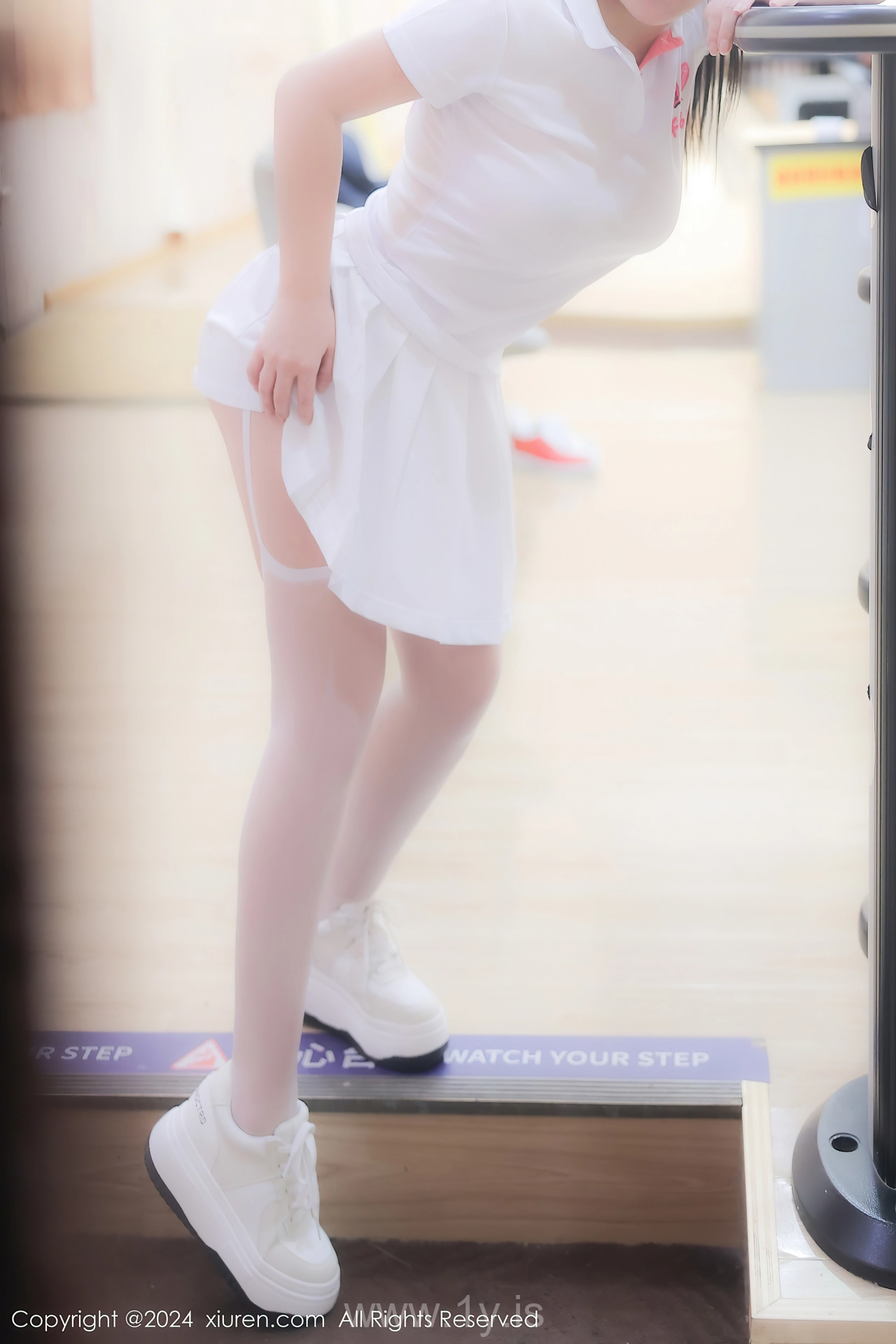 XIUREN(秀人网) No.8118 Playful & Slim Asian Dreamgirl 小薯条nienie