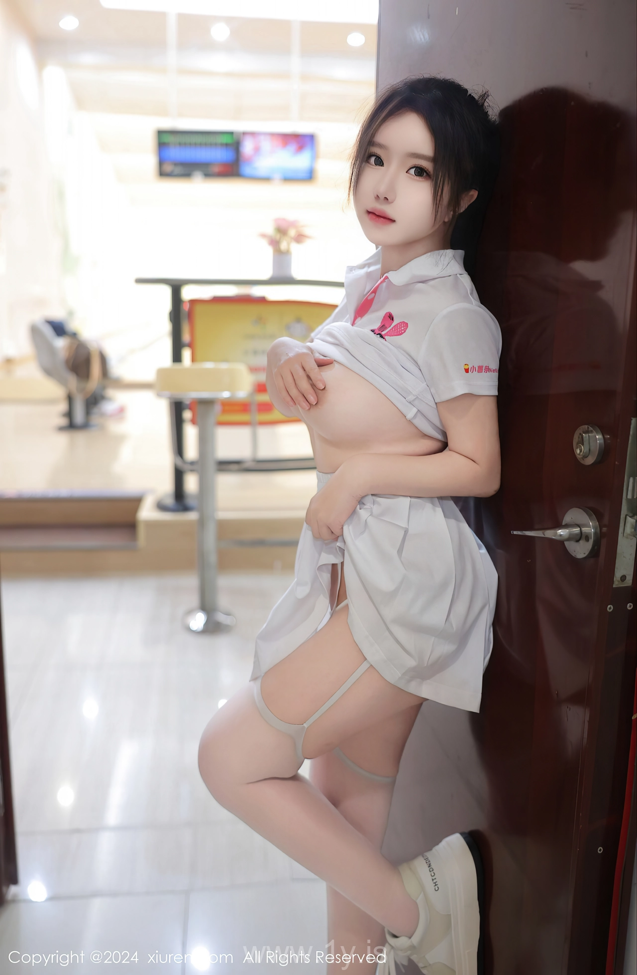 XIUREN(秀人网) No.8118 Playful & Slim Asian Dreamgirl 小薯条nienie