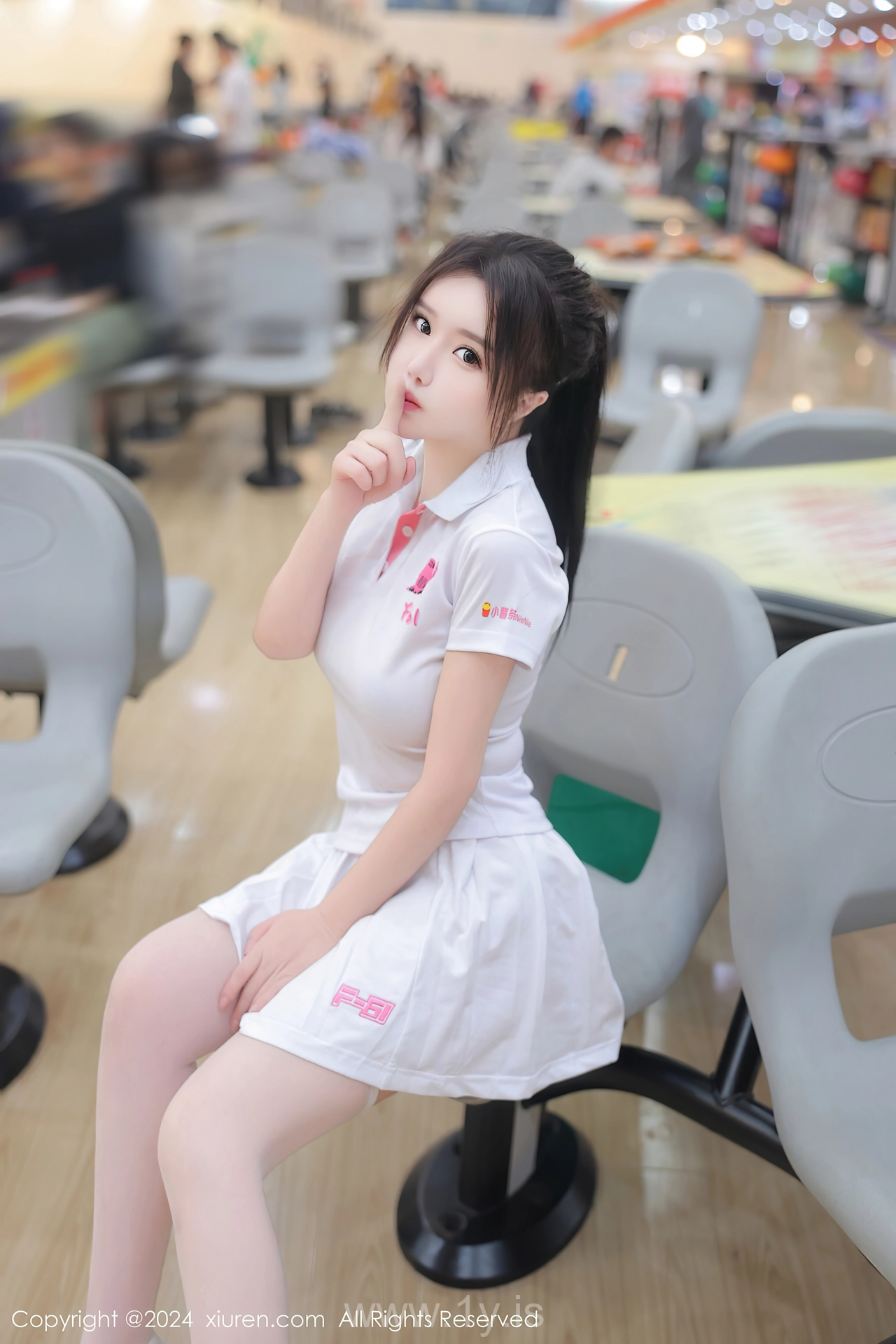 XIUREN(秀人网) No.8118 Playful & Slim Asian Dreamgirl 小薯条nienie