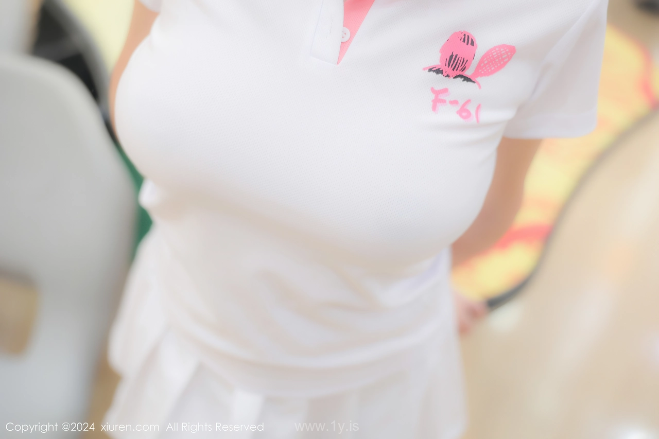 XIUREN(秀人网) No.8118 Playful & Slim Asian Dreamgirl 小薯条nienie