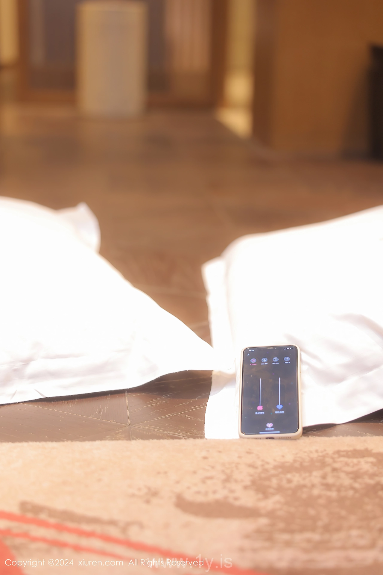 XIUREN(秀人网) No.8119 Tempting & Enchanting Asian Vixen 小泡芙winna