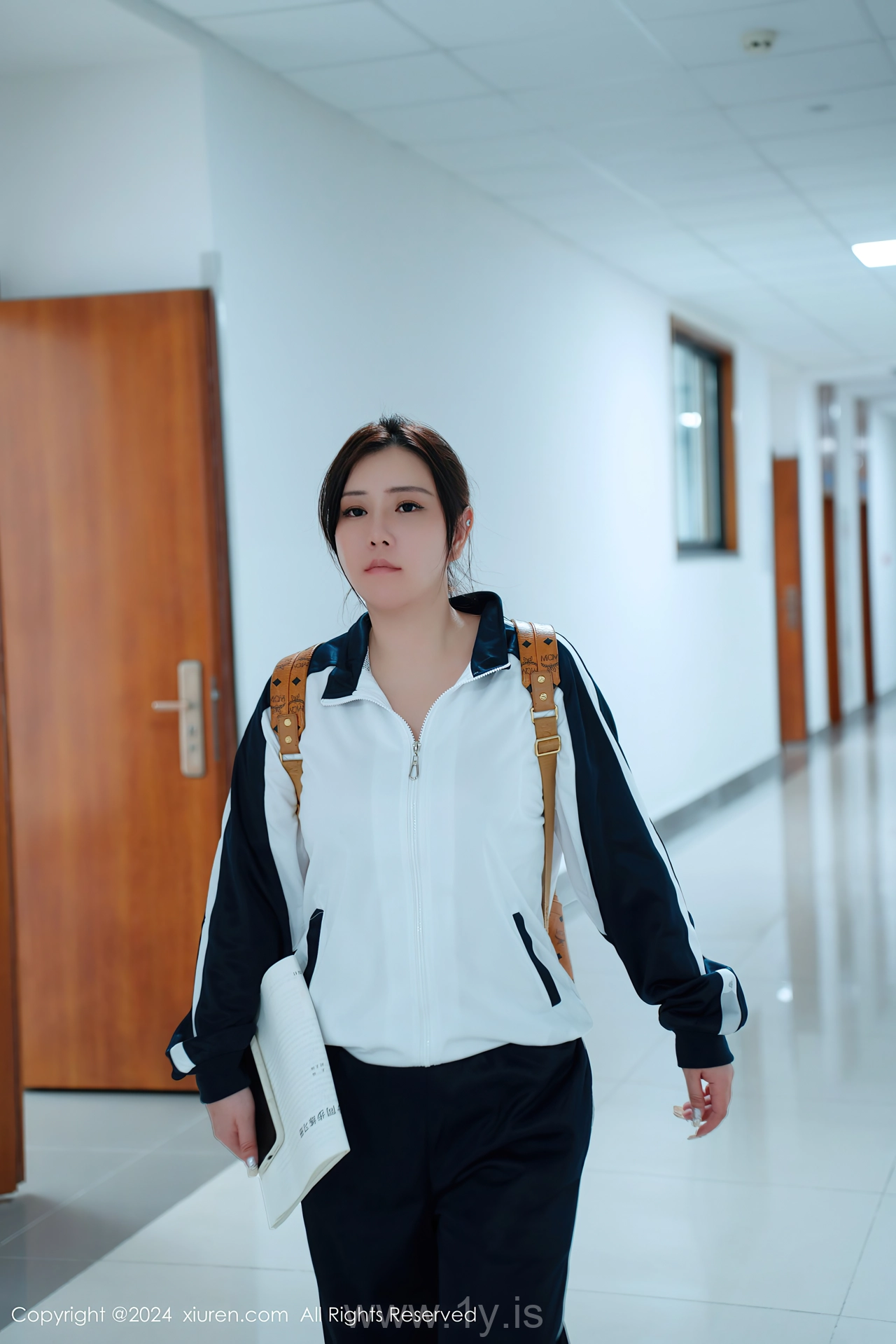 XIUREN(秀人网) No.8122 Delicate Chinese Homebody Girl 王婉悠Queen