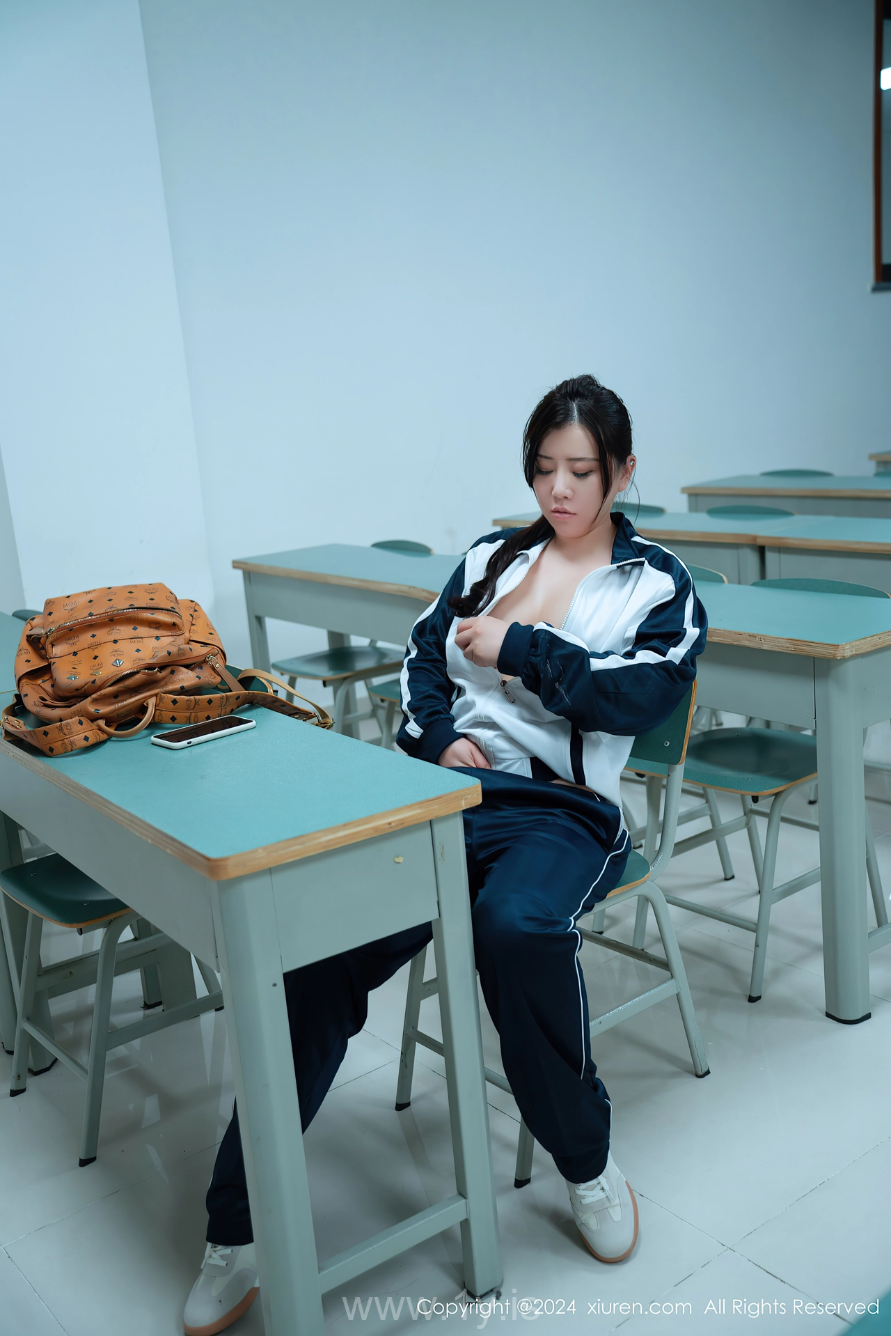 XIUREN(秀人网) No.8122 Delicate Chinese Homebody Girl 王婉悠Queen