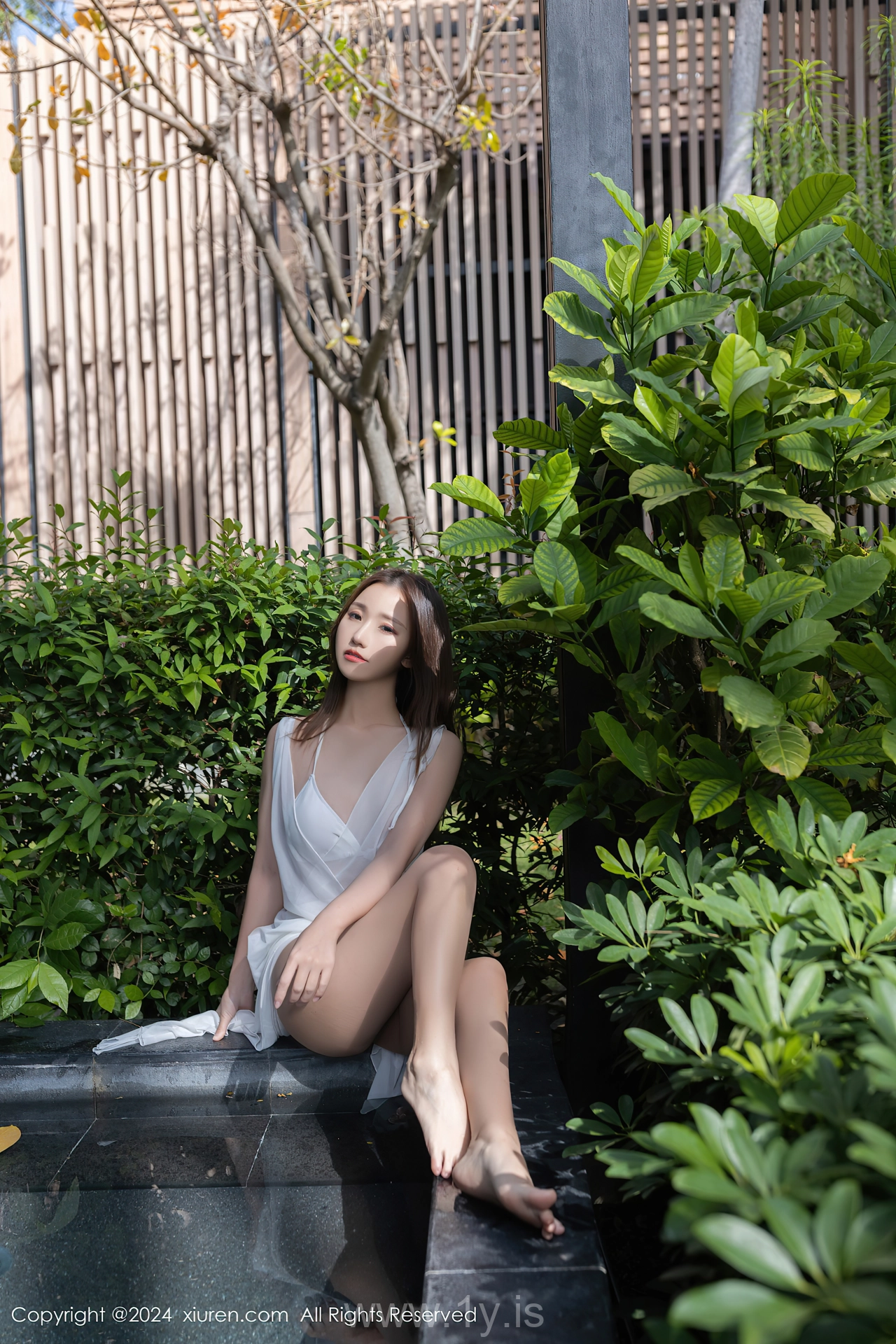 XIUREN(秀人网) No.8123 Nice-looking & Irresistible Chinese Seductress 杏子Yada