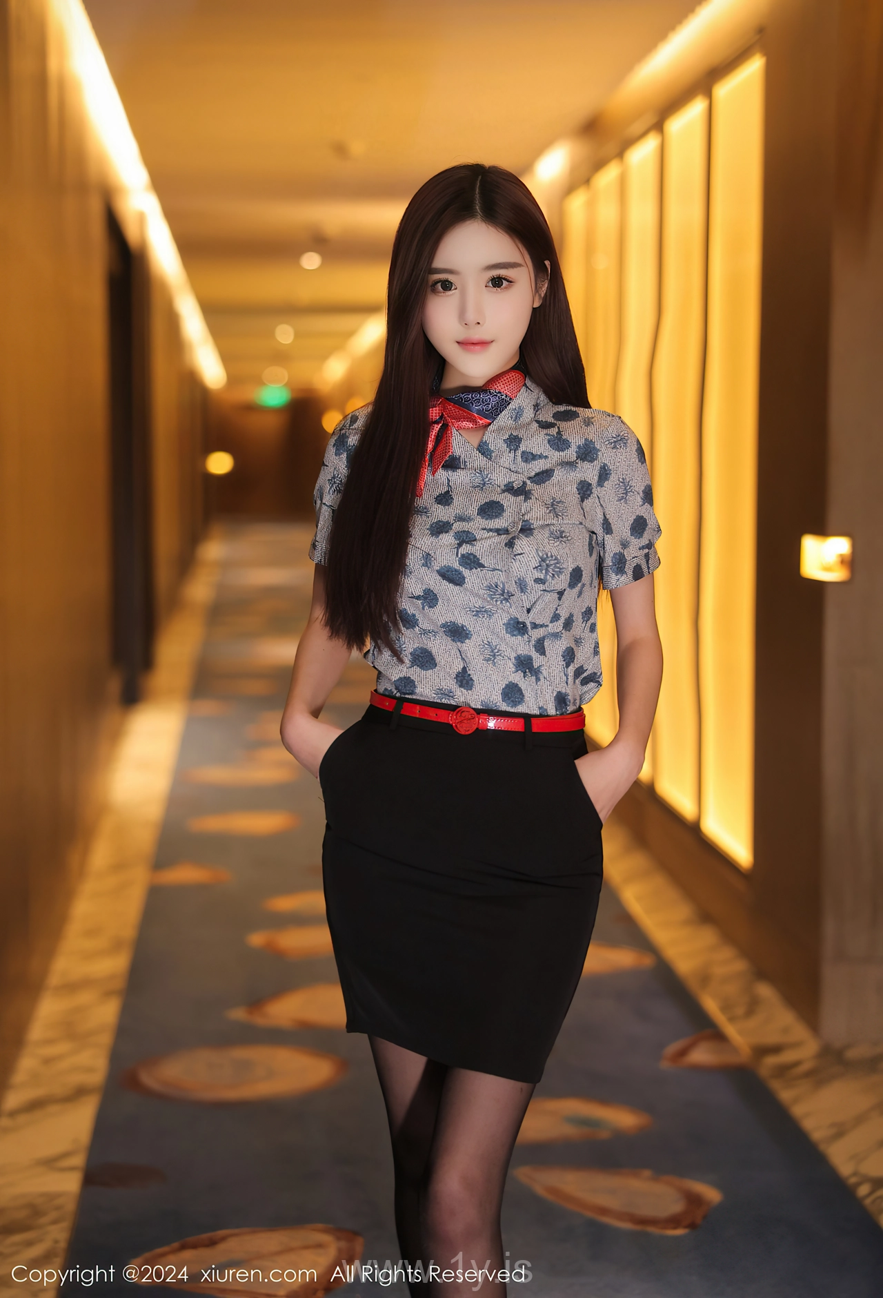 XIUREN(秀人网) No.8125 Enigmatic Chinese Girl 晚苏susu