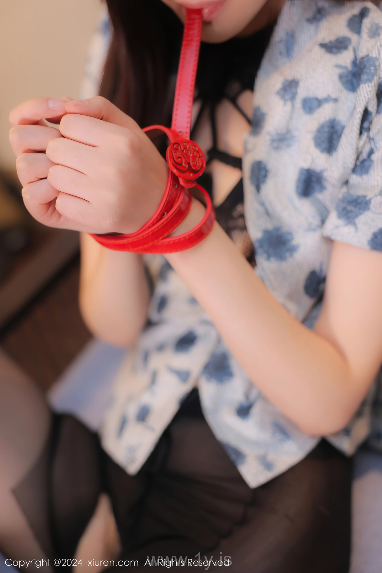 XIUREN(秀人网) No.8125 Enigmatic Chinese Girl 晚苏susu