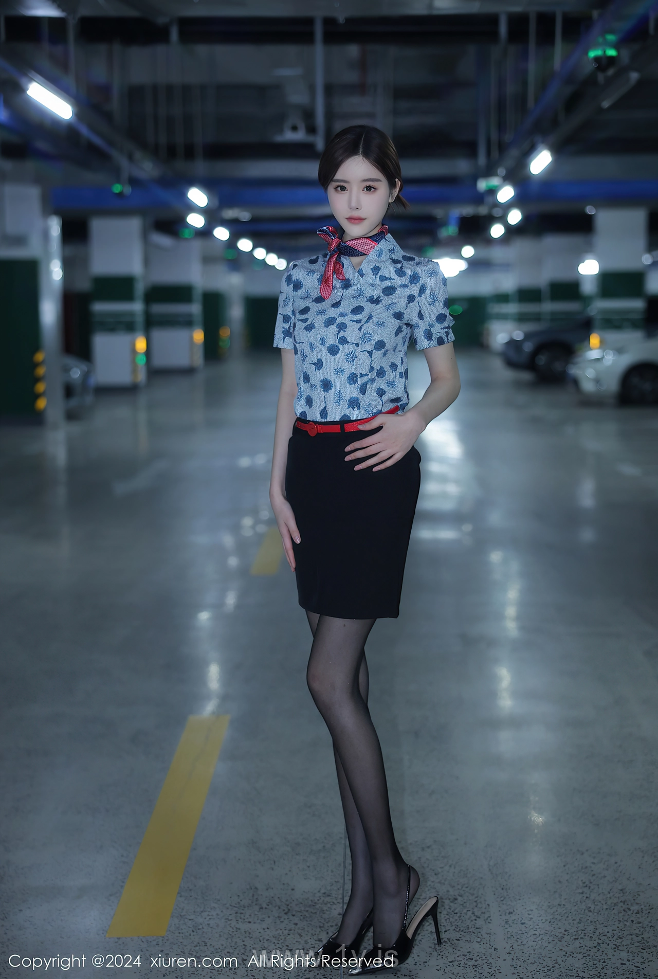 XIUREN(秀人网) No.8125 Enigmatic Chinese Girl 晚苏susu