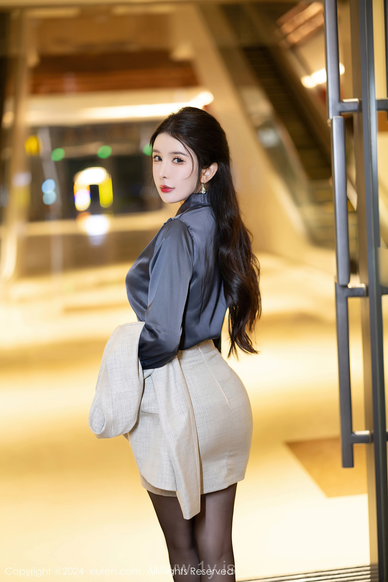 XIUREN(秀人网) No.8126 Chic & Delightful Asian Seductress 李丽莎