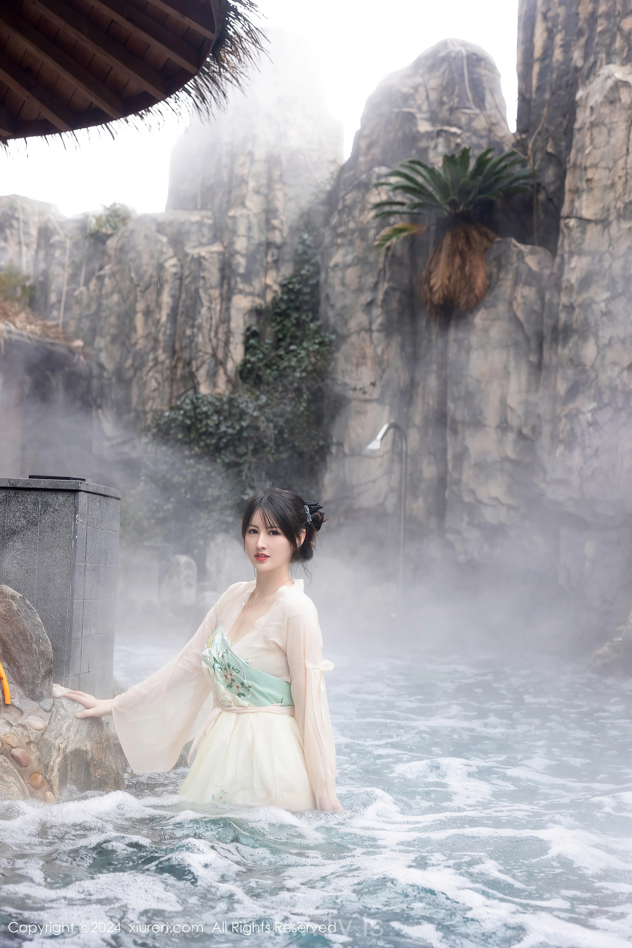 XIUREN(秀人网) No.8128 Appealing & Nice-looking Chinese Seductress 诗诗kiki