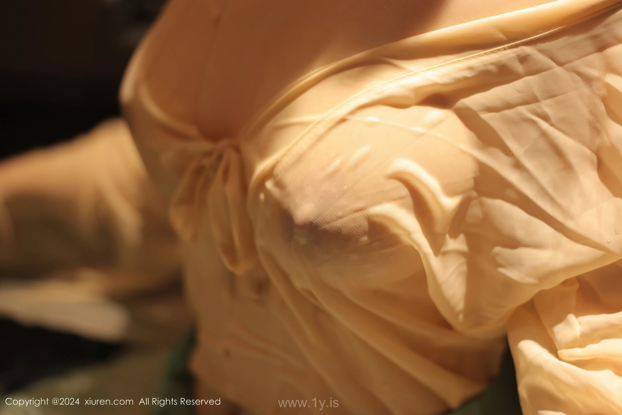 XIUREN(秀人网) No.8128 Appealing & Nice-looking Chinese Seductress 诗诗kiki