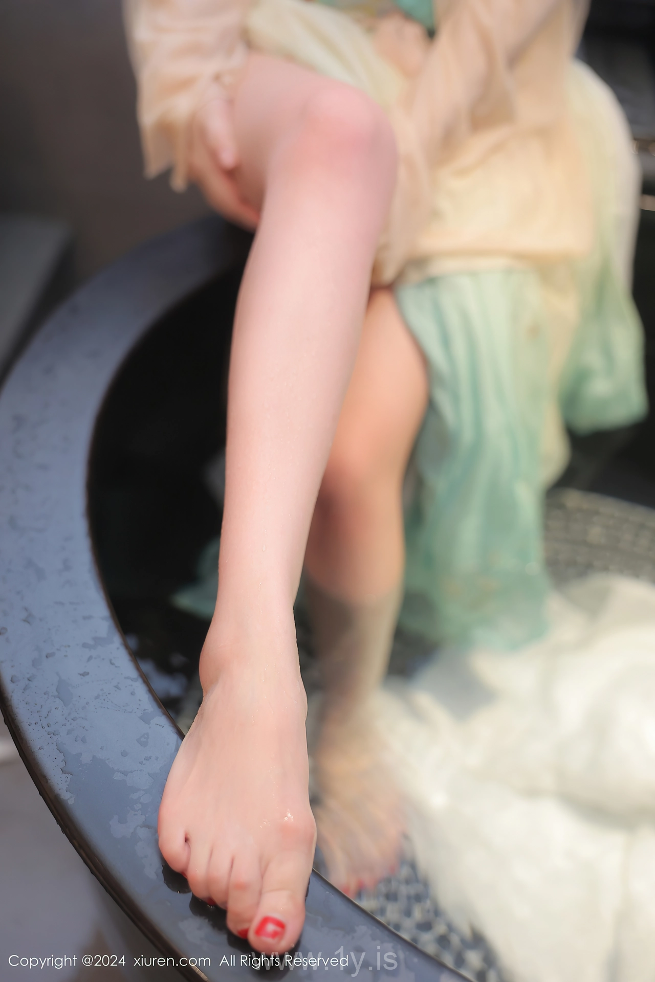 XIUREN(秀人网) No.8128 Appealing & Nice-looking Chinese Seductress 诗诗kiki