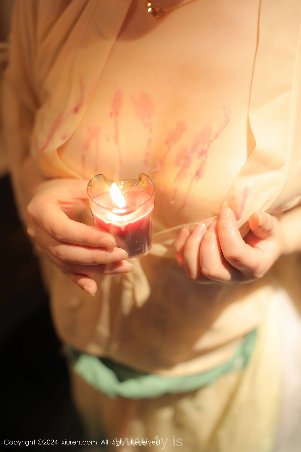 XIUREN(秀人网) No.8128 Appealing & Nice-looking Chinese Seductress 诗诗kiki