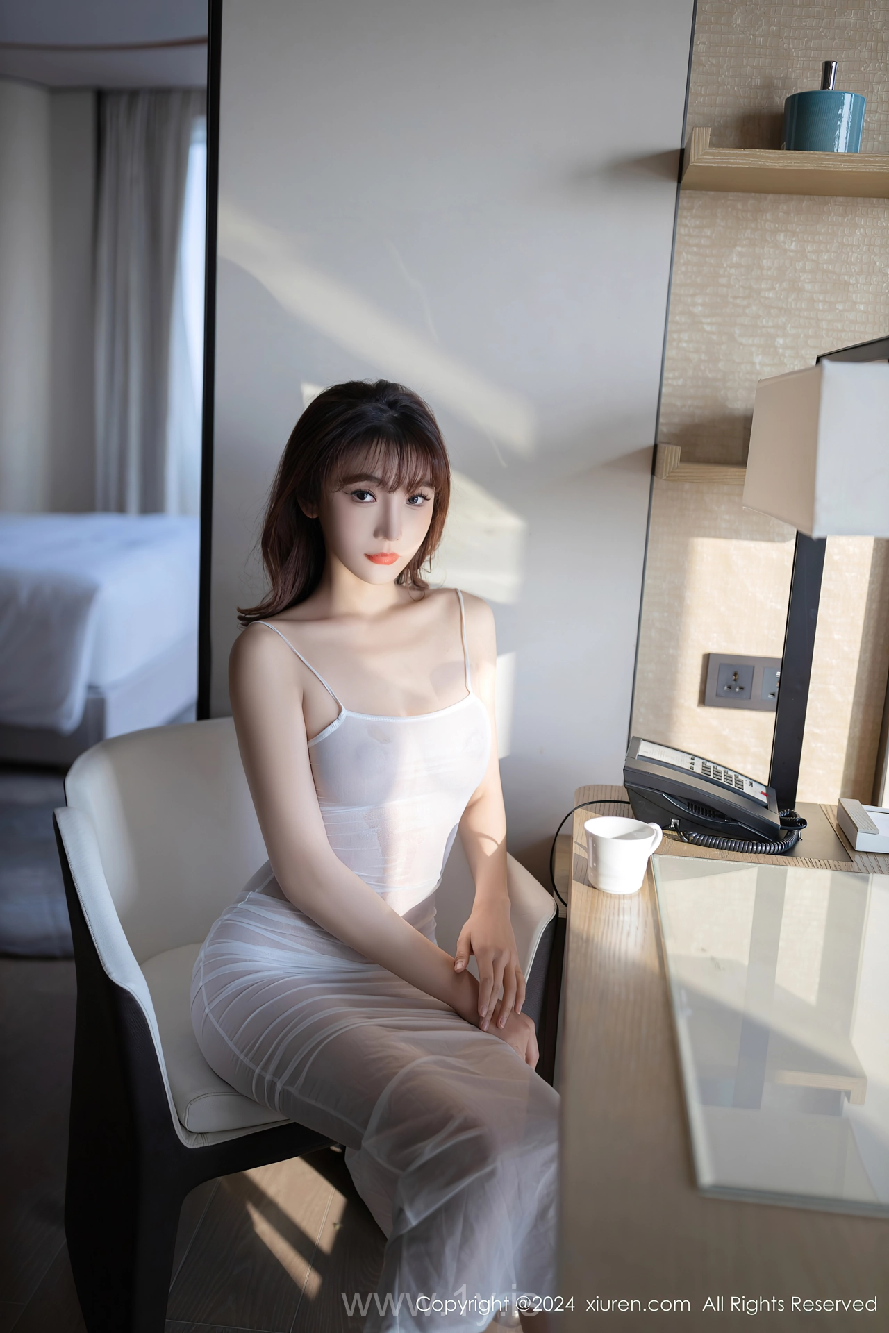 XIUREN(秀人网) No.8131 Graceful Asian Cougar 陆萱萱