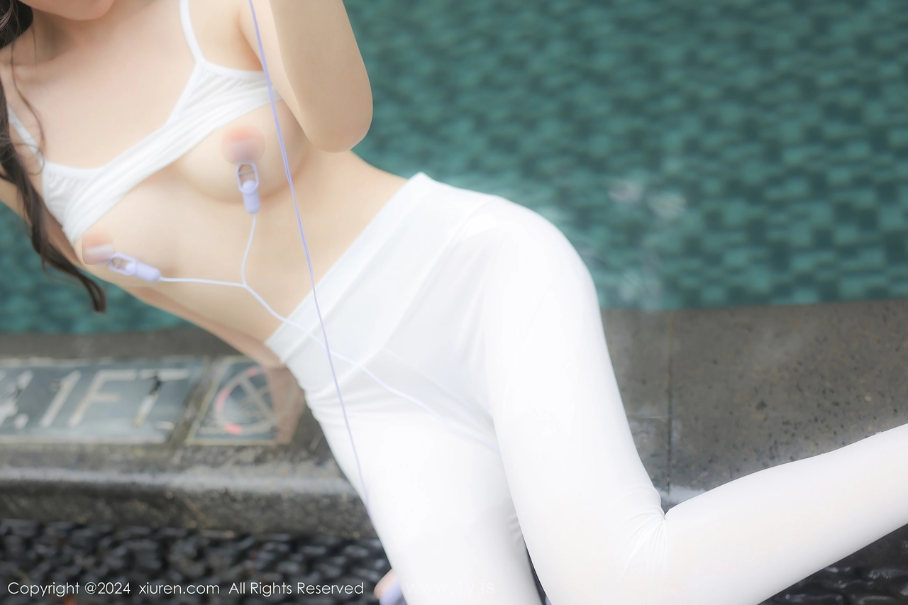 XIUREN(秀人网) No.8132 Vivacious & Radiant Asian Mature Princess 桃妖夭