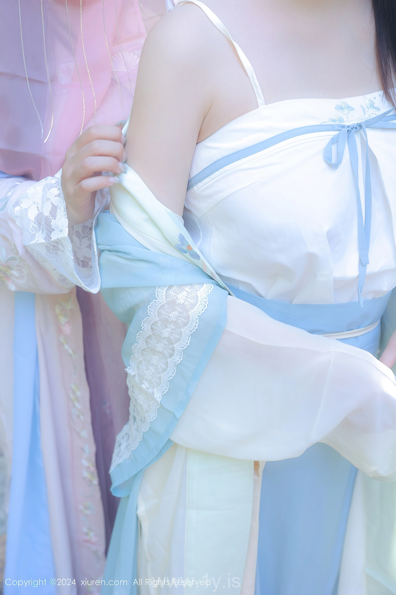 XIUREN(秀人网) No.8137 Chic Asian Girl 模特合集