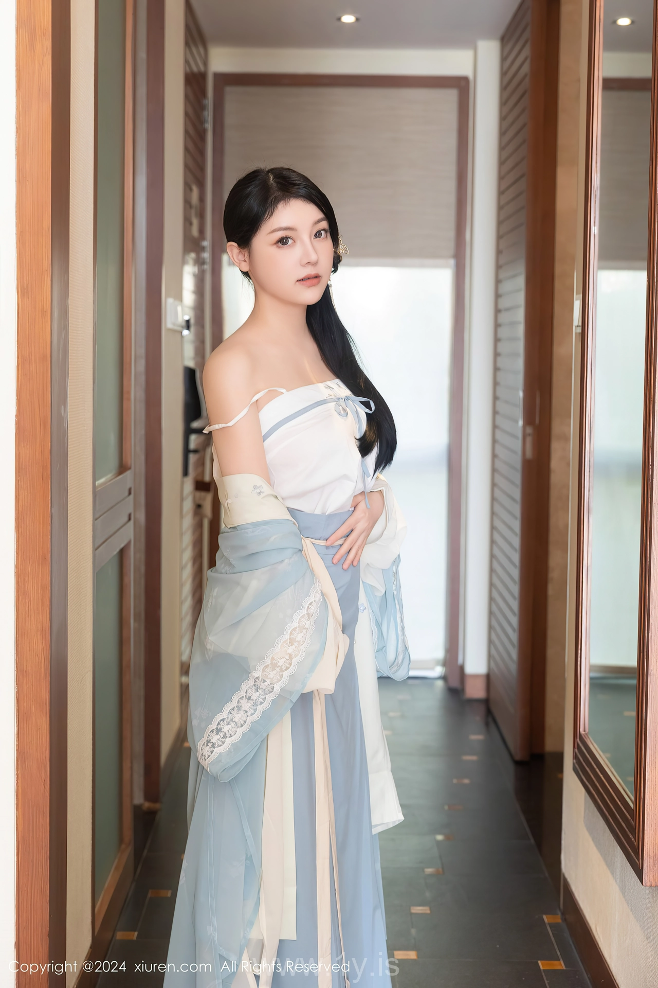 XIUREN(秀人网) No.8137 Chic Asian Girl 模特合集