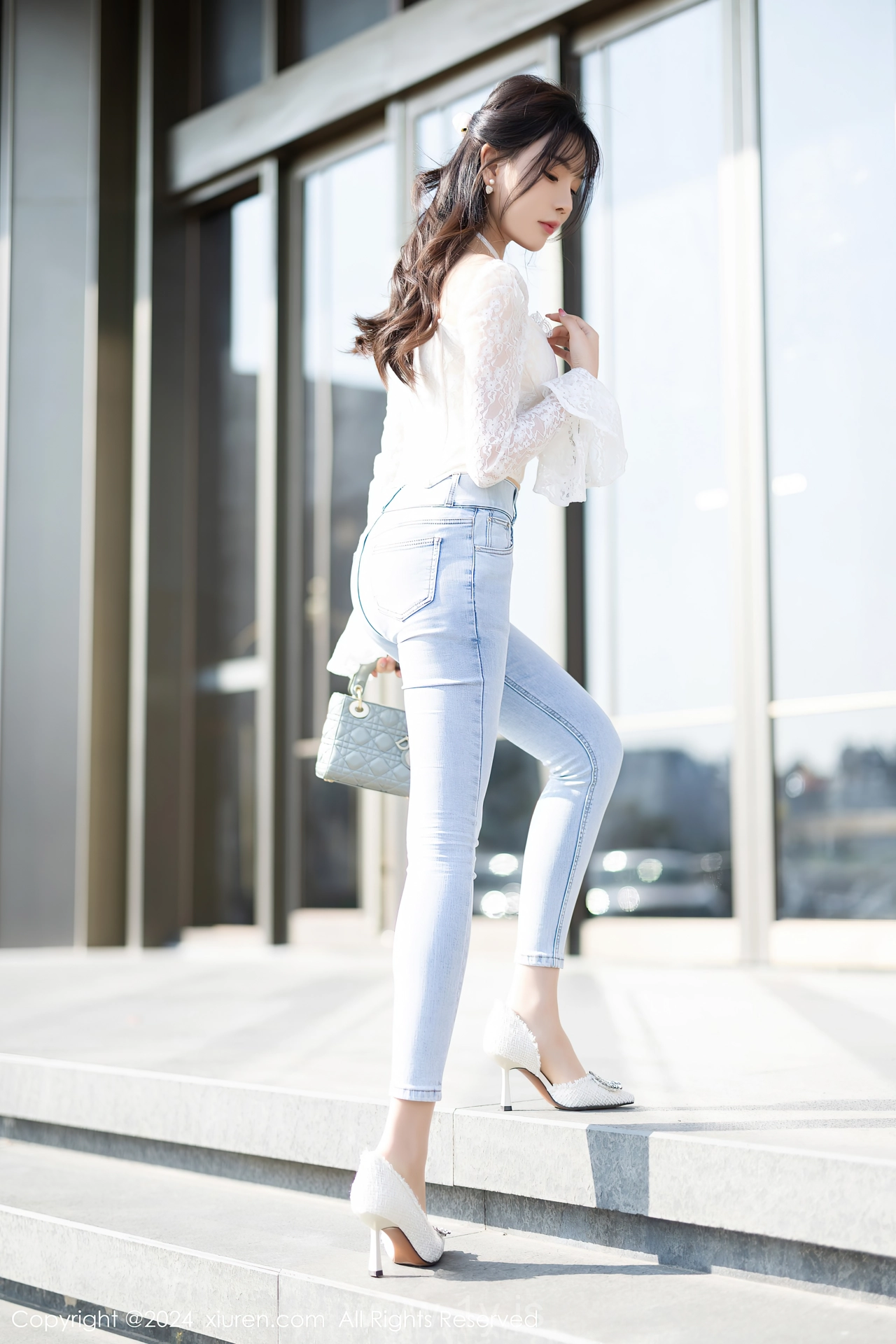 XIUREN(秀人网) No.8147 Good-looking & Charismatic Asian Jade 徐莉芝Booty