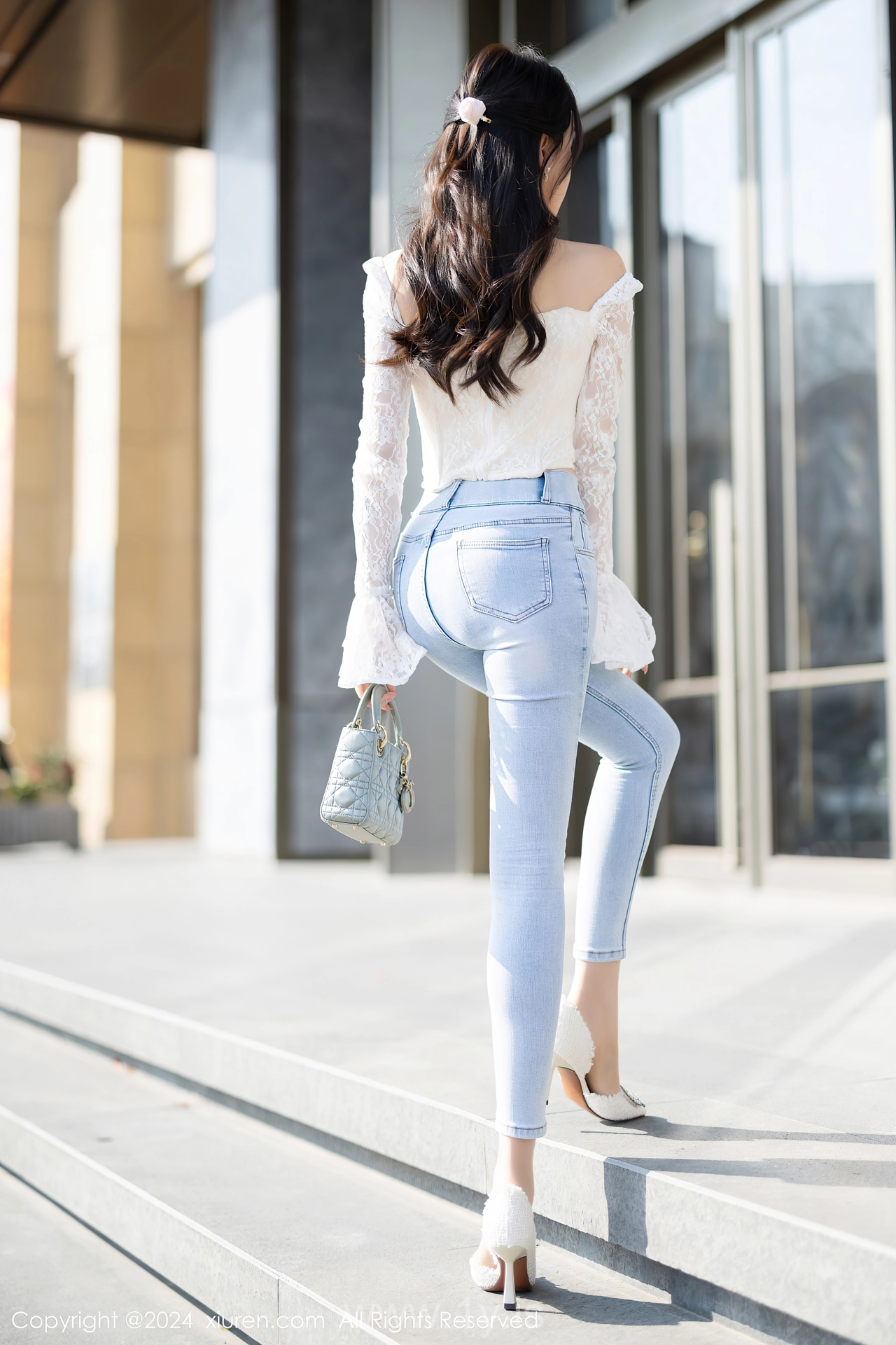 XIUREN(秀人网) No.8147 Good-looking & Charismatic Asian Jade 徐莉芝Booty