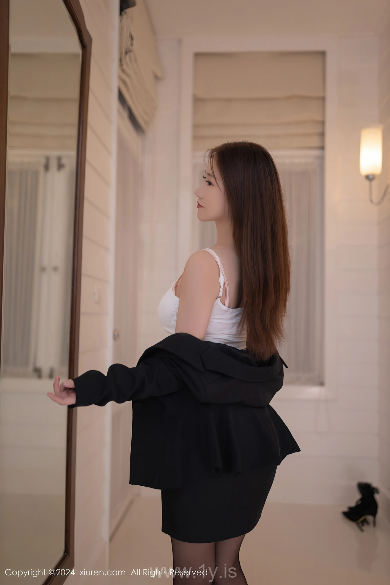 XIUREN(秀人网) No.8151 Tempting Chinese Cutie 杏子Yada