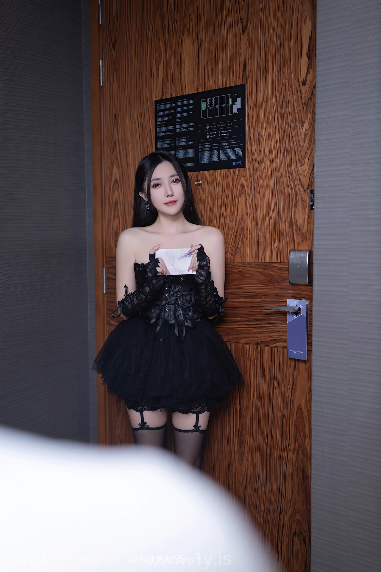 XIUREN(秀人网) No.8166 Vivacious & Innocent Asian Nymph 鱼子酱Fish