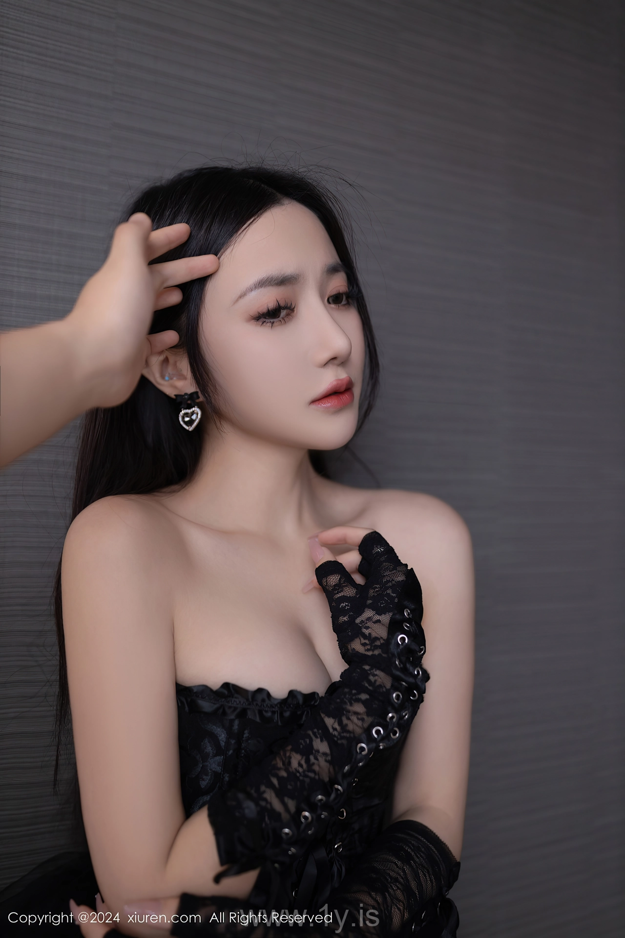 XIUREN(秀人网) No.8166 Vivacious & Innocent Asian Nymph 鱼子酱Fish