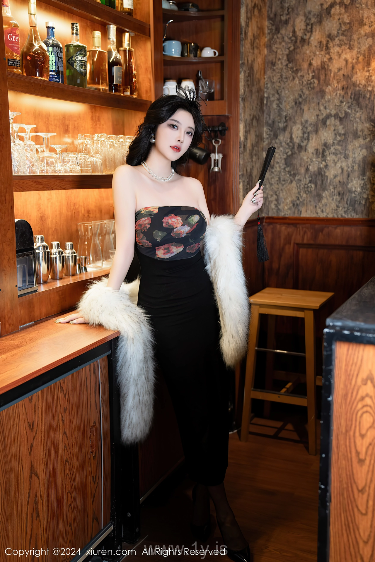 XIUREN(秀人网) No.8169 Beautiful & Dazzling Asian Temptress 杨晨晨Yome