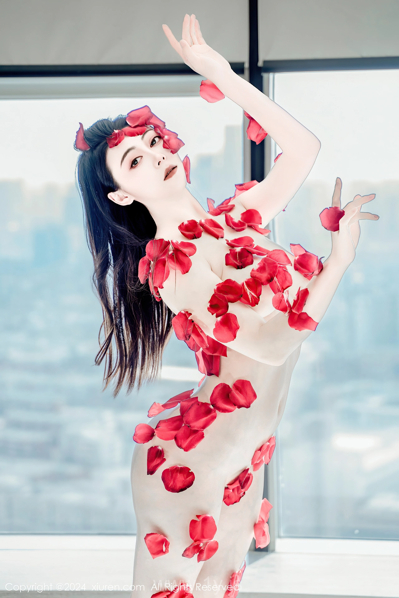 XIUREN(秀人网) No.8175 Appealing & Lovely Asian Enchantress 瑜伽喵