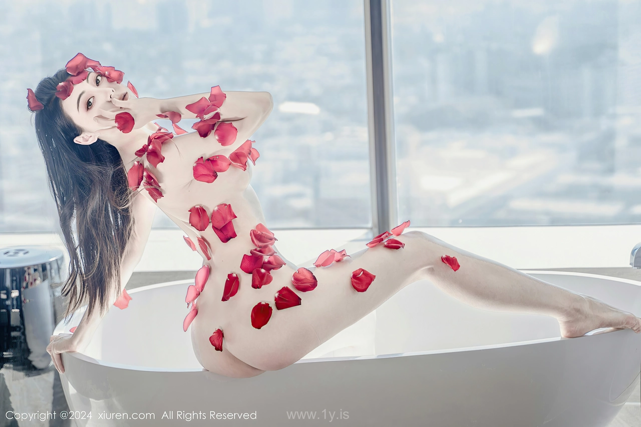 XIUREN(秀人网) No.8175 Appealing & Lovely Asian Enchantress 瑜伽喵