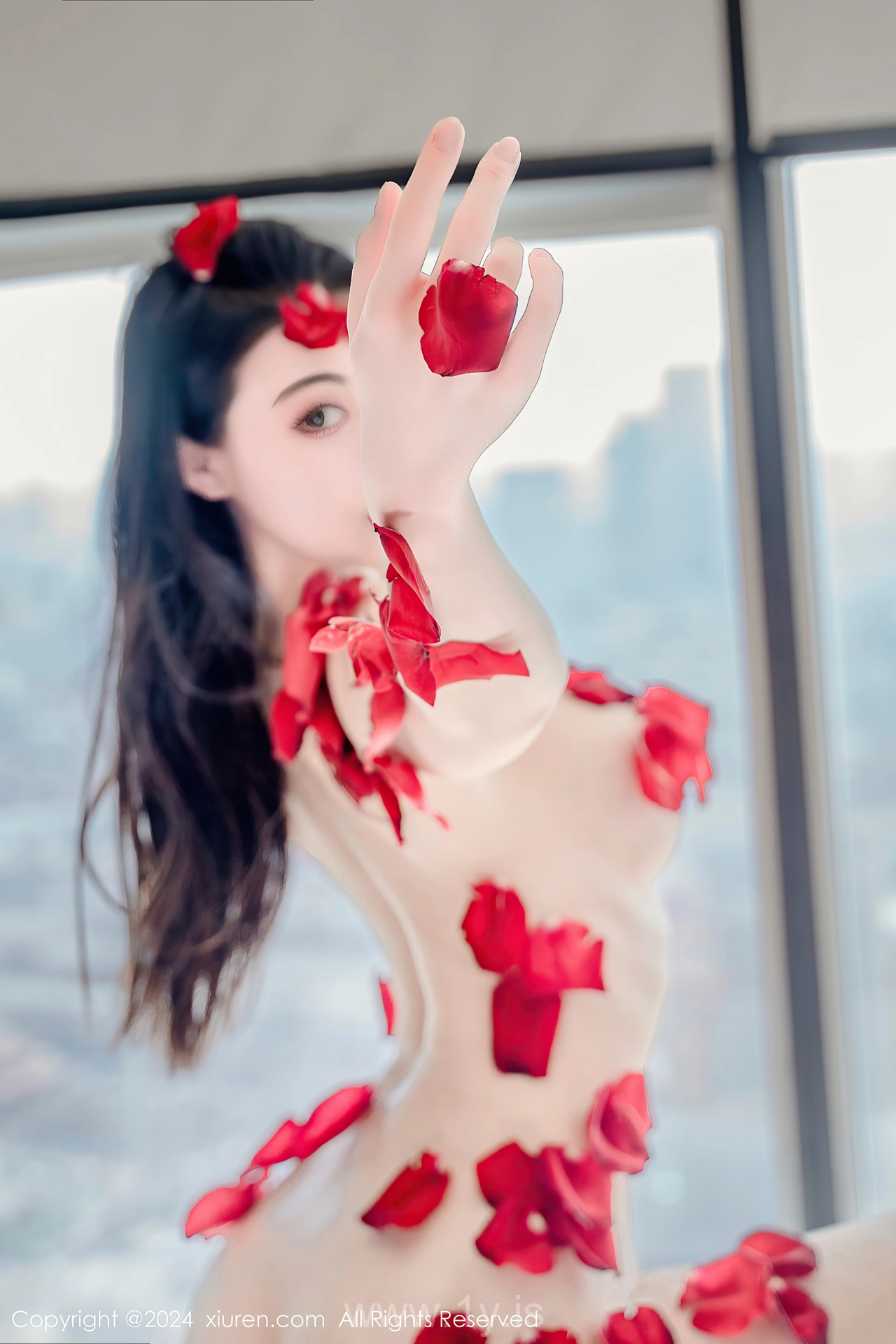 XIUREN(秀人网) No.8175 Appealing & Lovely Asian Enchantress 瑜伽喵