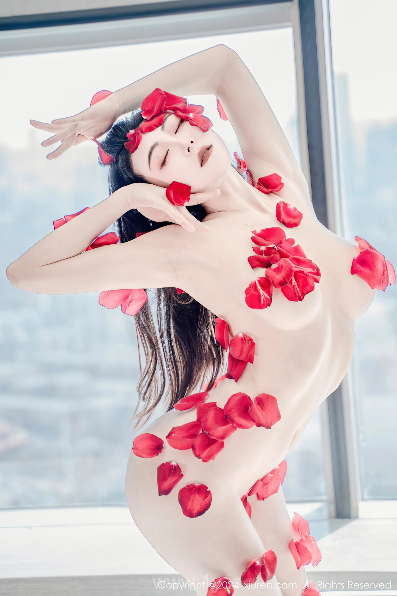 XIUREN(秀人网) No.8175 Appealing & Lovely Asian Enchantress 瑜伽喵