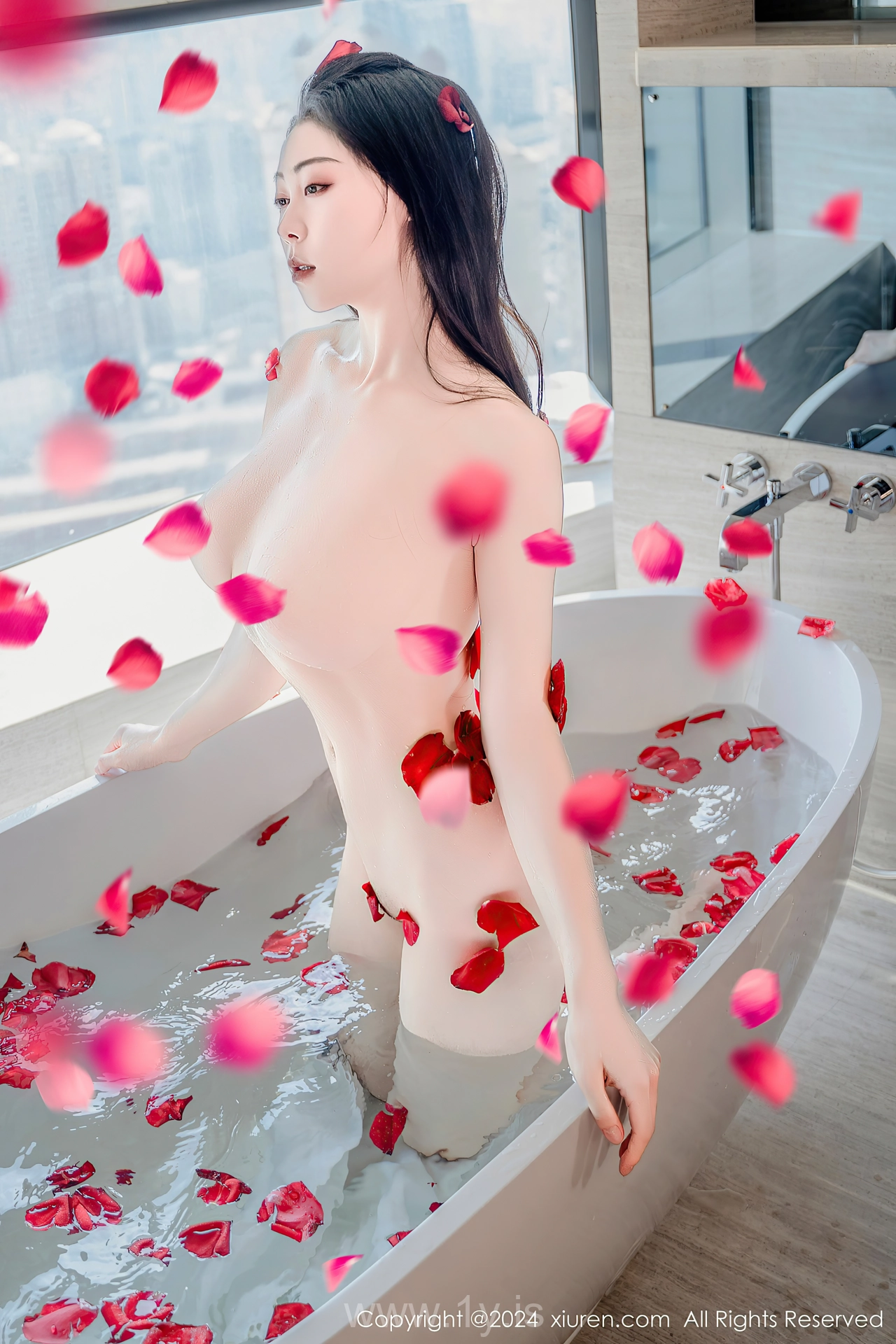 XIUREN(秀人网) No.8175 Appealing & Lovely Asian Enchantress 瑜伽喵