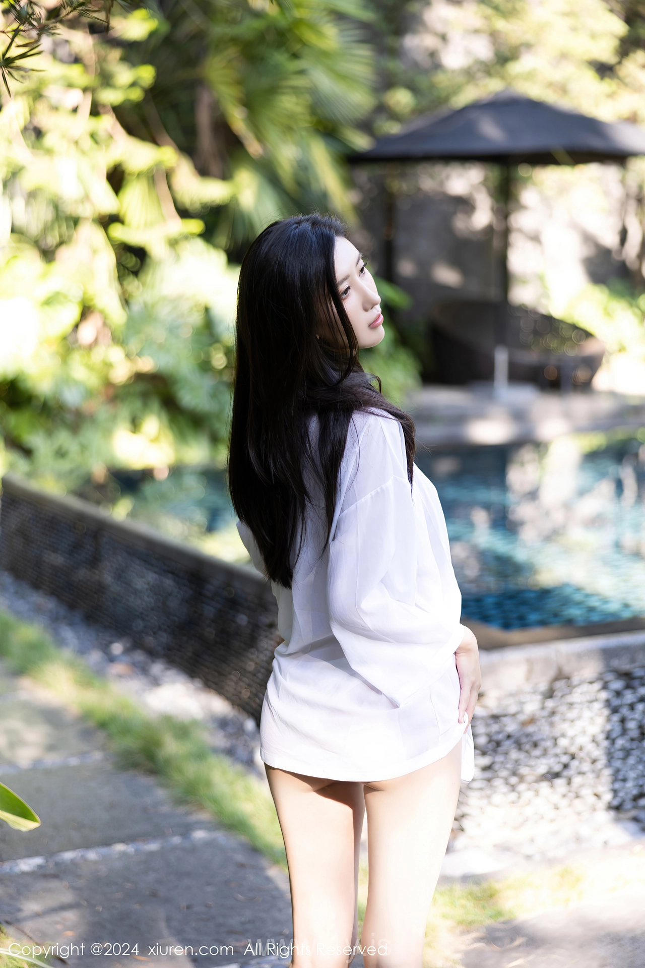 XIUREN(秀人网) No.8183 Well Done Asian Goddess 章芃芃