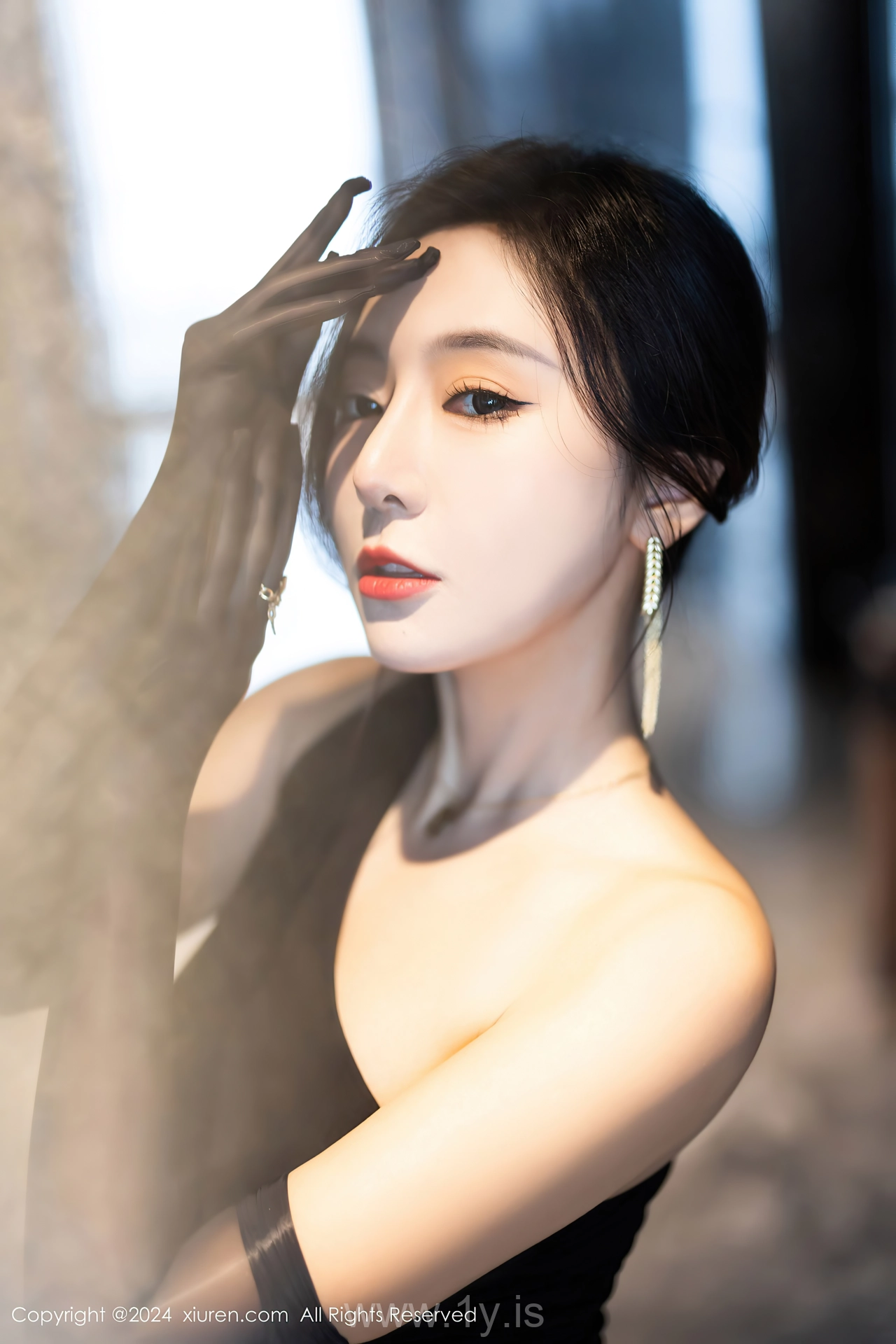 XIUREN(秀人网) No.8194 Exquisite & Trendy Asian Vixen 王馨瑶yanni