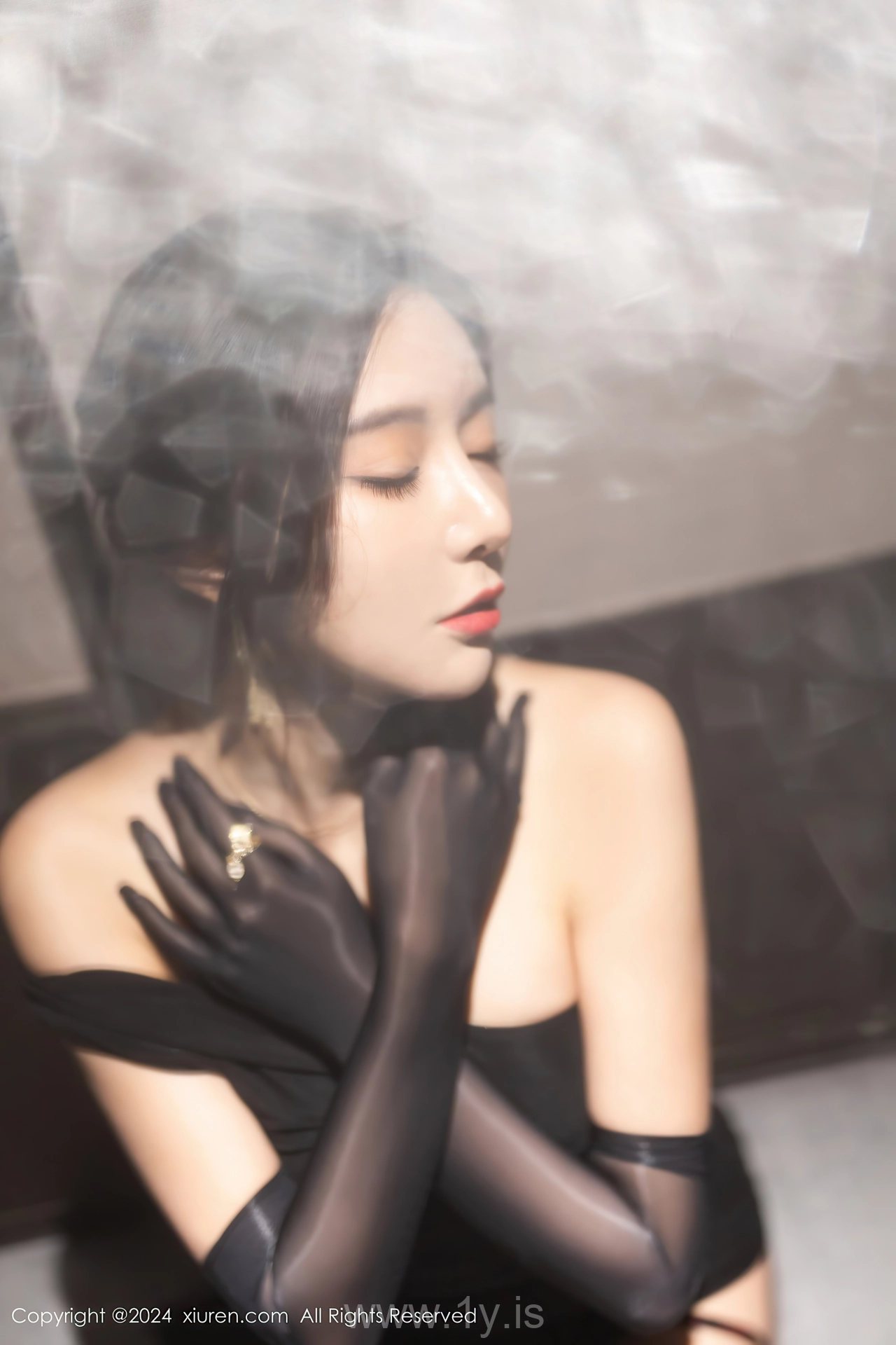 XIUREN(秀人网) No.8194 Exquisite & Trendy Asian Vixen 王馨瑶yanni