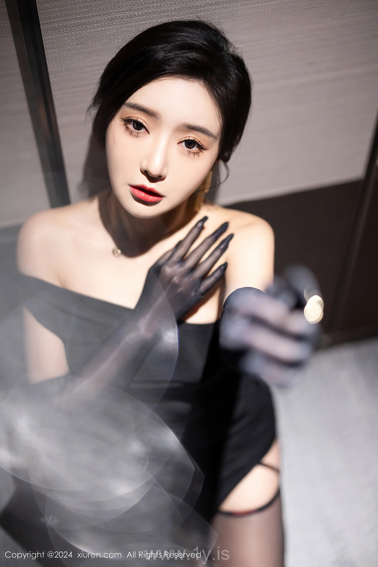 XIUREN(秀人网) No.8194 Exquisite & Trendy Asian Vixen 王馨瑶yanni