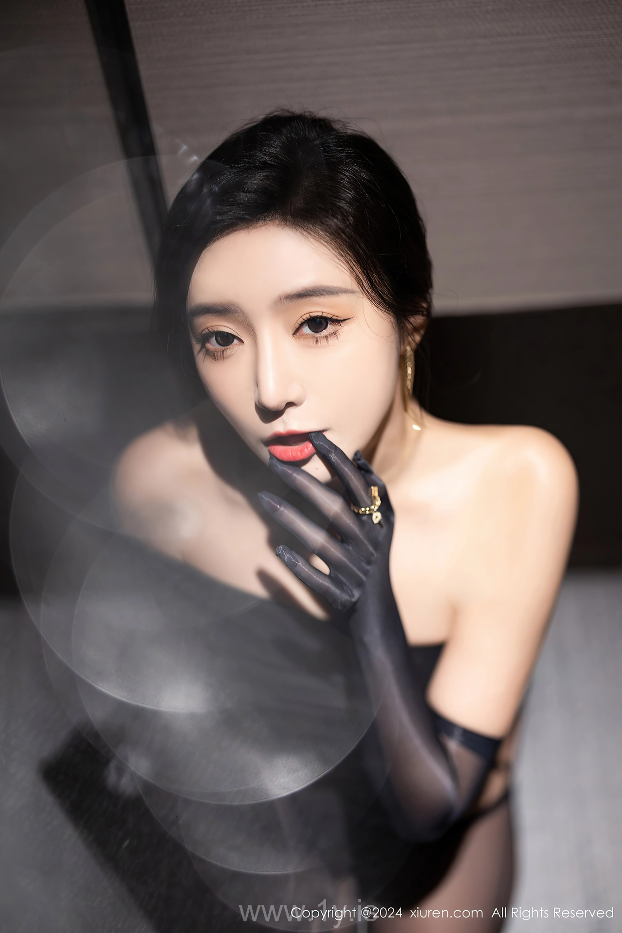 XIUREN(秀人网) No.8194 Exquisite & Trendy Asian Vixen 王馨瑶yanni