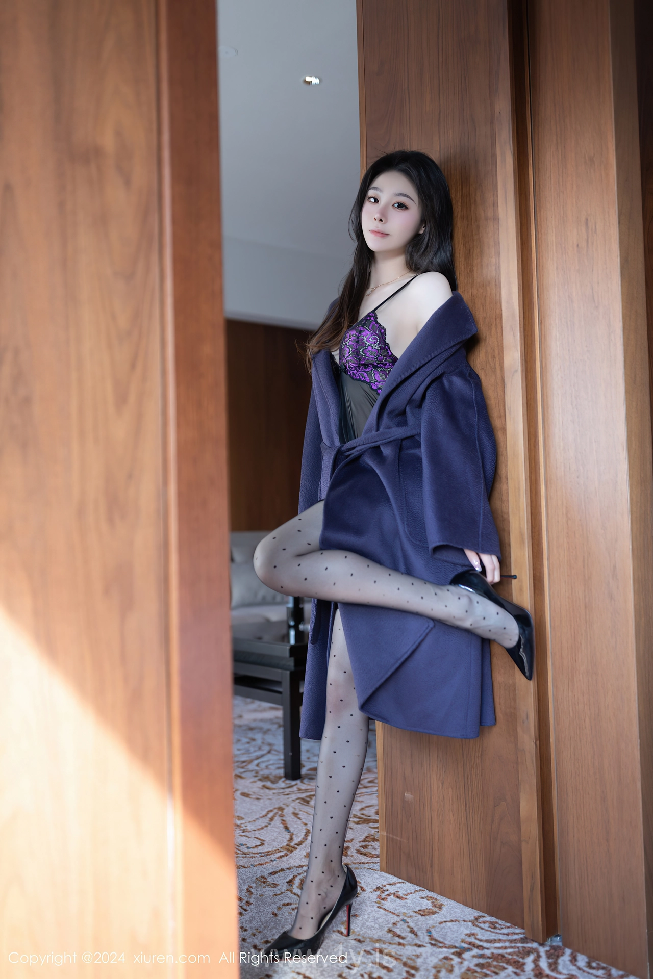 XIUREN(秀人网) No.8195 Nice-looking & Delicate Asian Starlet 小逗逗