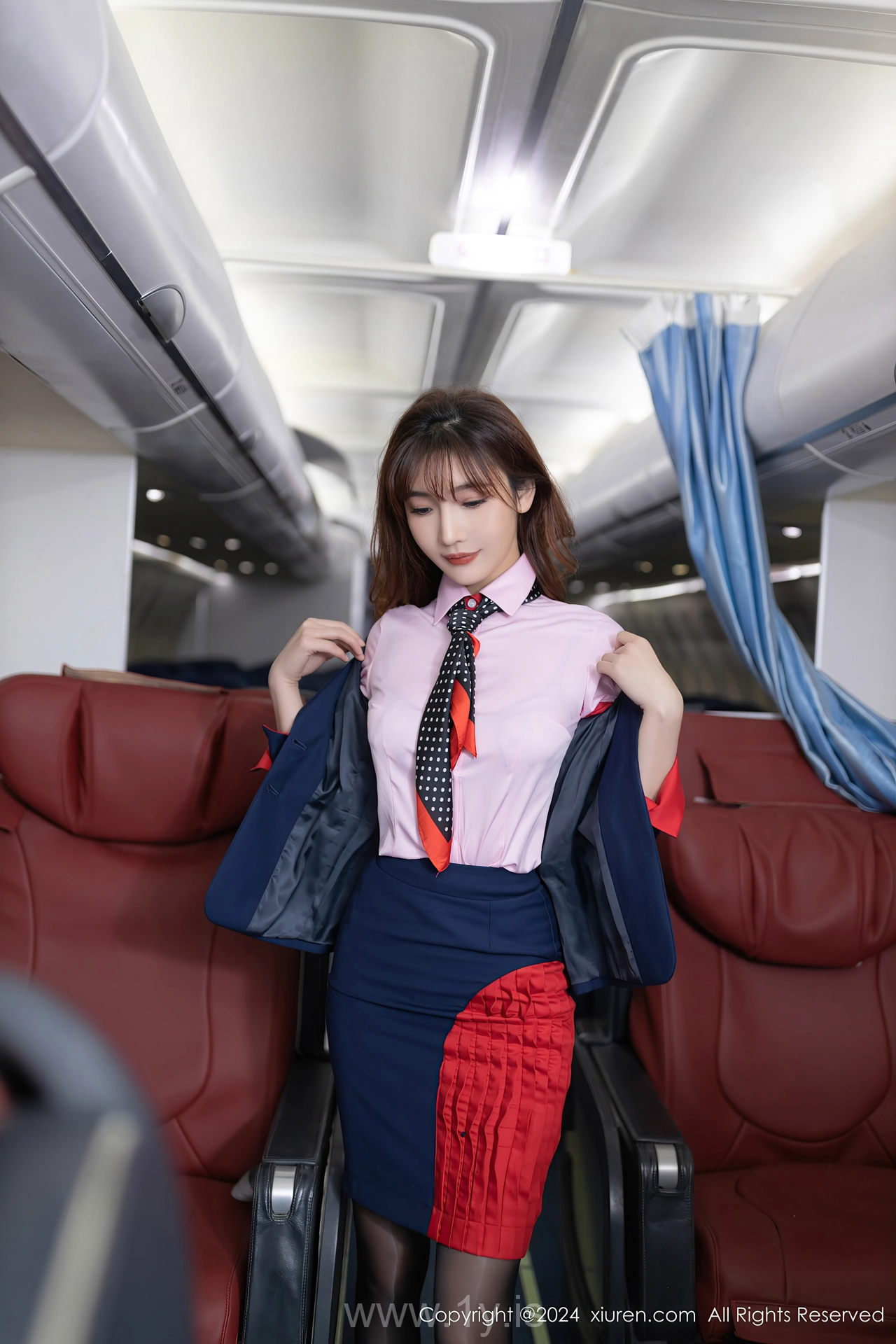 XIUREN(秀人网) No.8196 Charismatic & Captivating Chinese Diva 陆萱萱