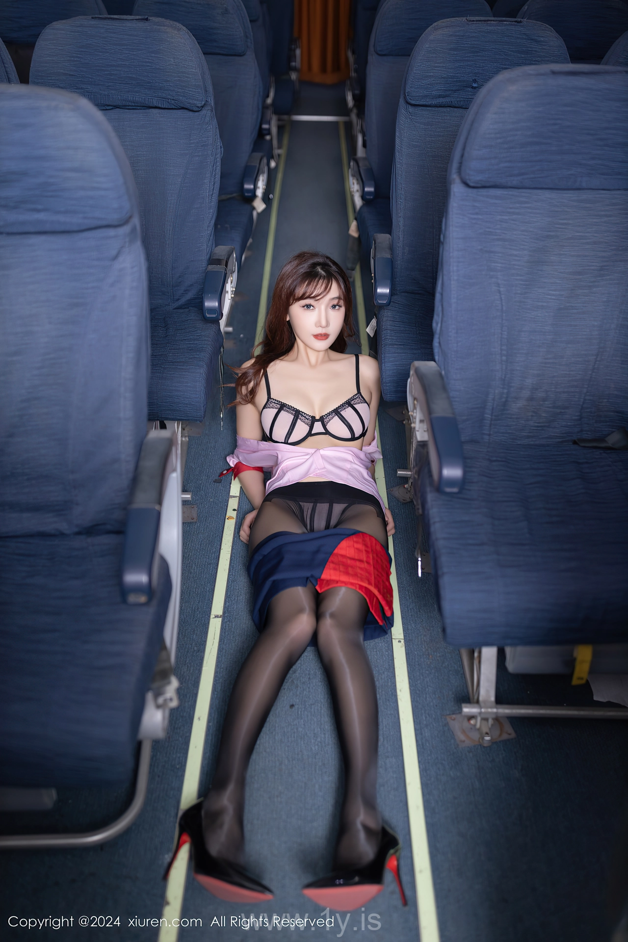 XIUREN(秀人网) No.8196 Charismatic & Captivating Chinese Diva 陆萱萱