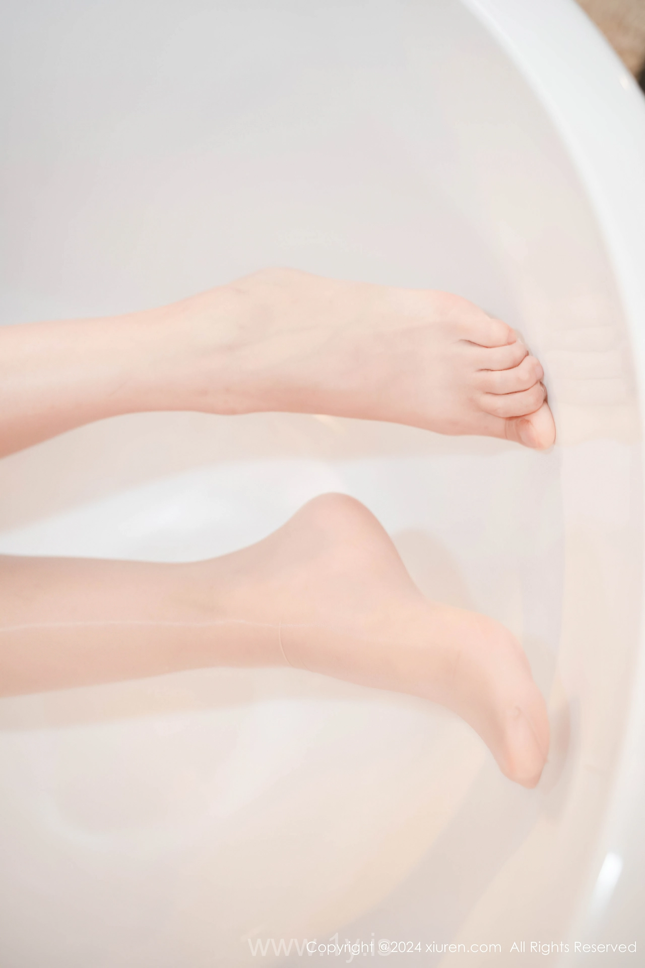 XIUREN(秀人网) No.8197 Sensuous Chinese Seductress 绮里嘉ula