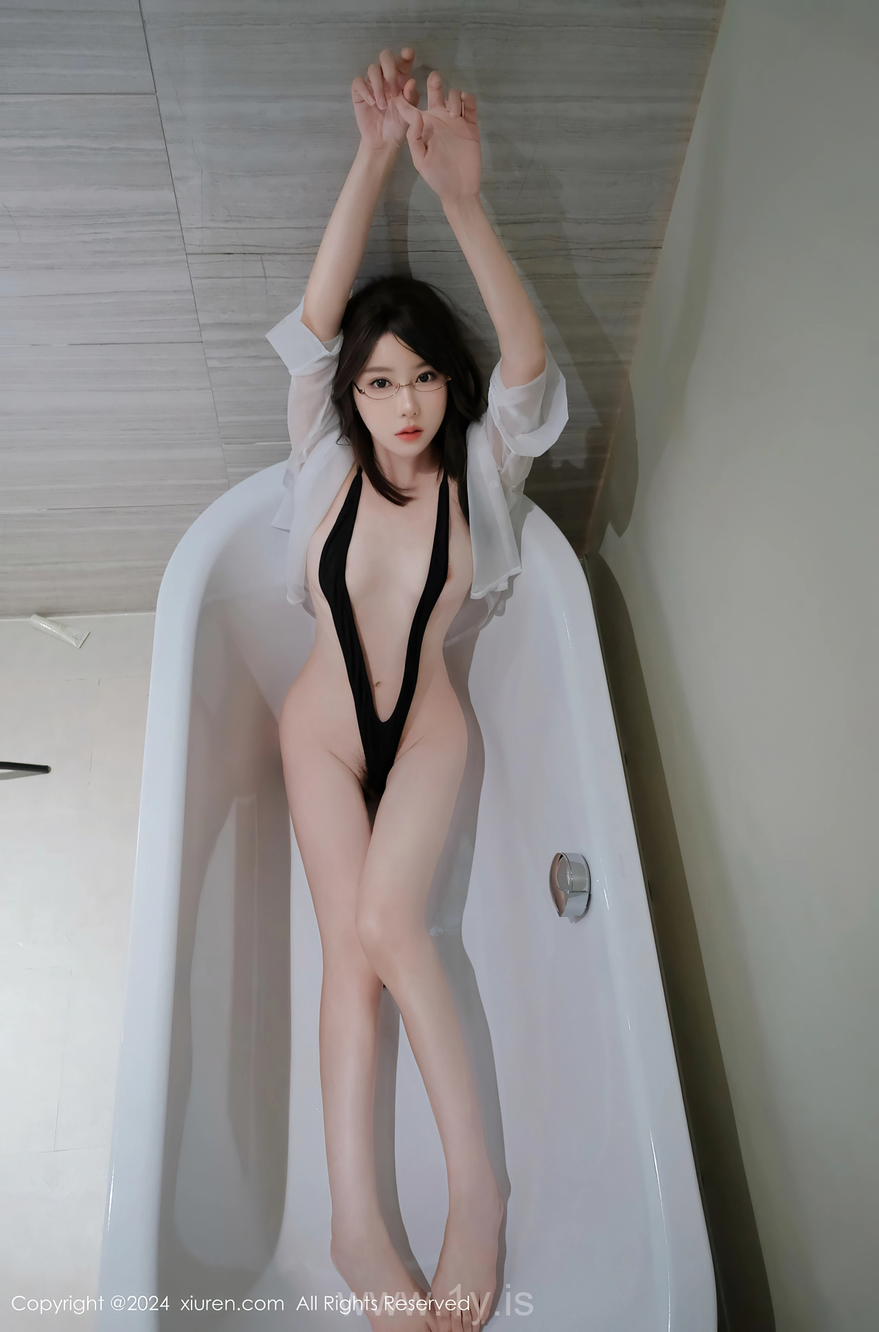 XIUREN(秀人网) No.8202 Tempting & Graceful Asian Starlet 桃妖夭