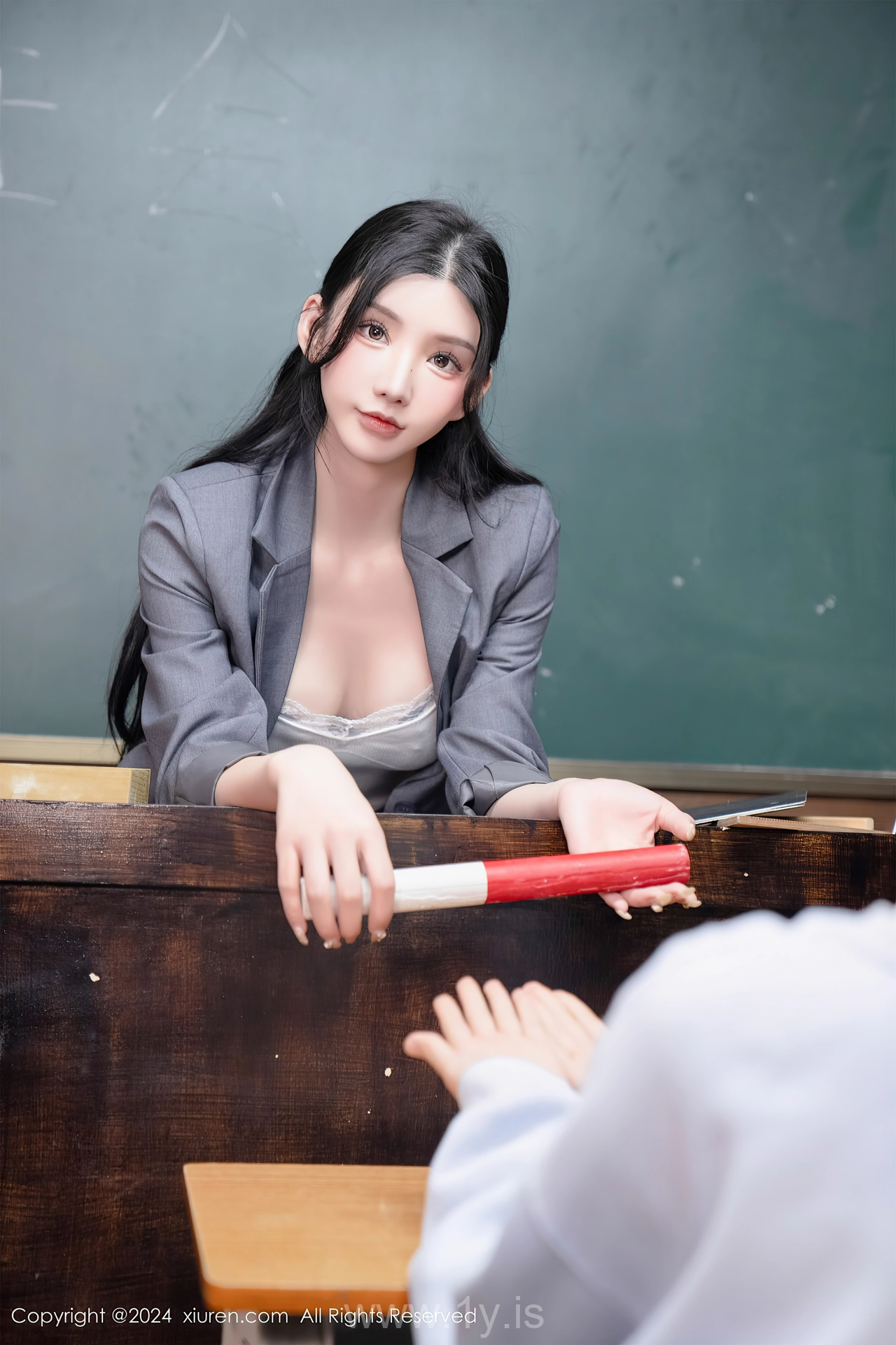 XIUREN(秀人网) No.8204 Flawless Chinese Girl 周于希Sally