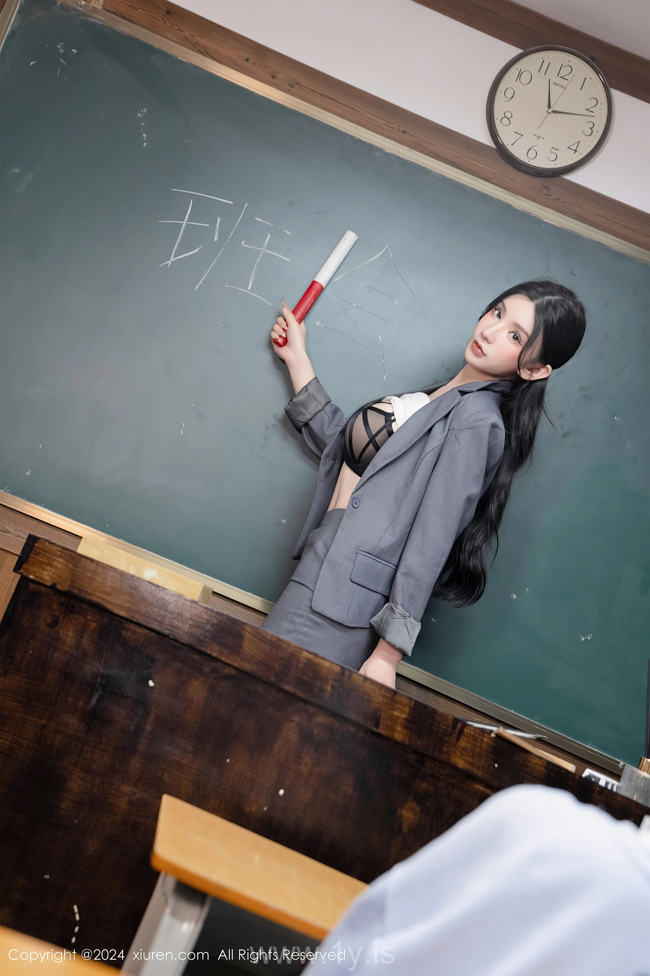 XIUREN(秀人网) No.8204 Flawless Chinese Girl 周于希Sally