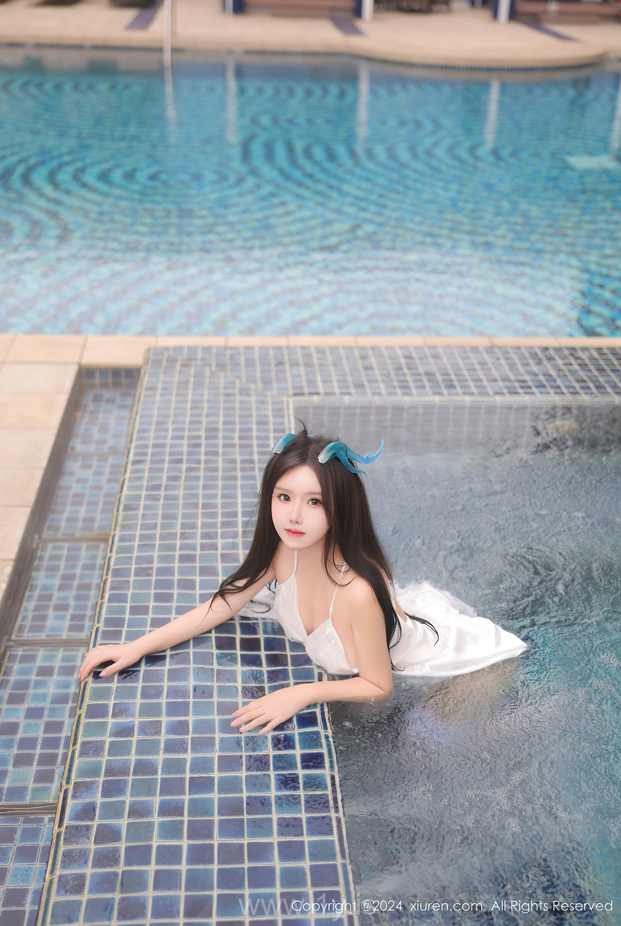 XIUREN(秀人网) No.8218 Well-developed & Gorgeous Asian Homebody Girl 小薯条nienie