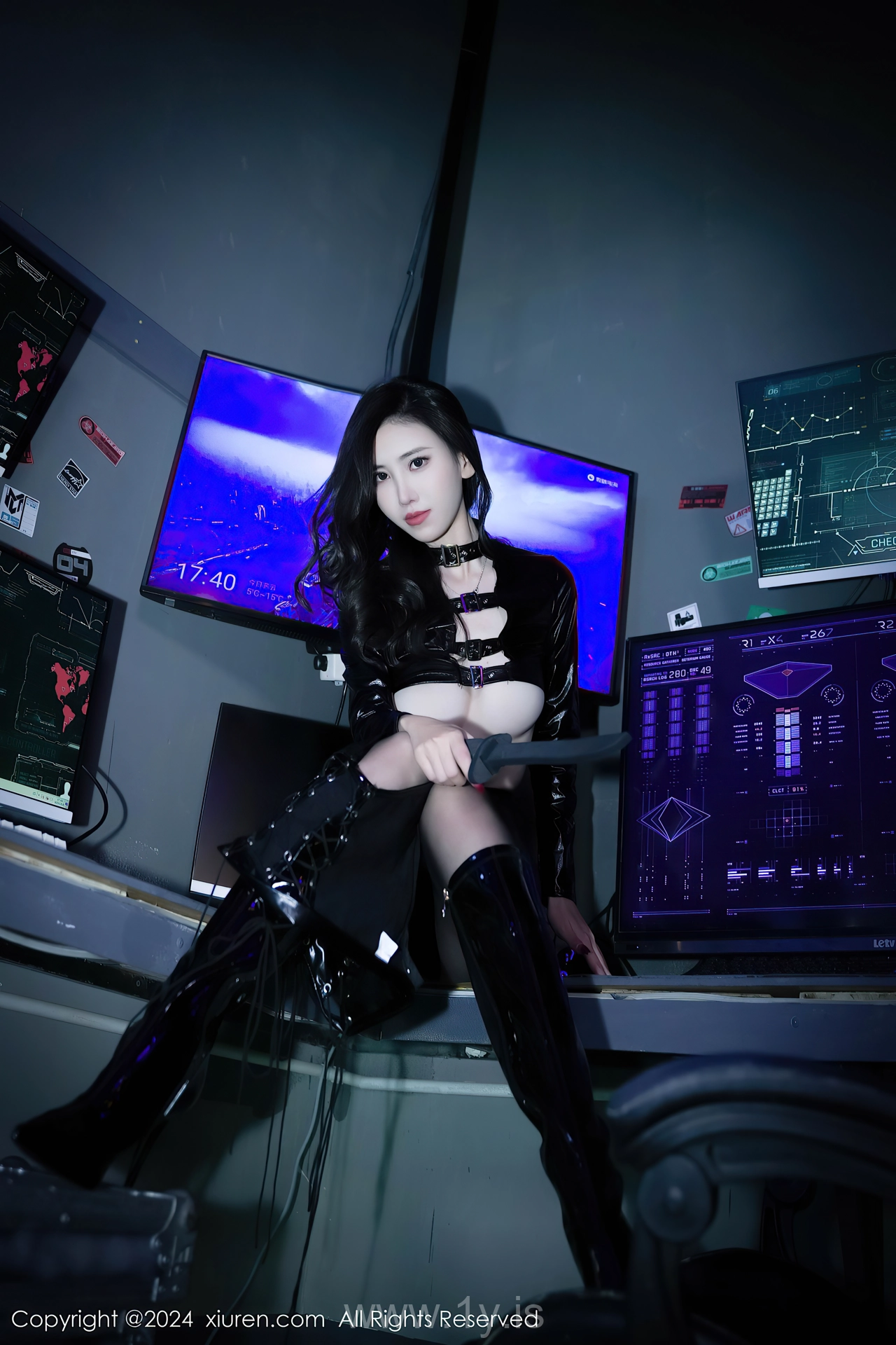 XIUREN(秀人网) No.8219 Cute & Lovely Asian Hottie 章芃芃