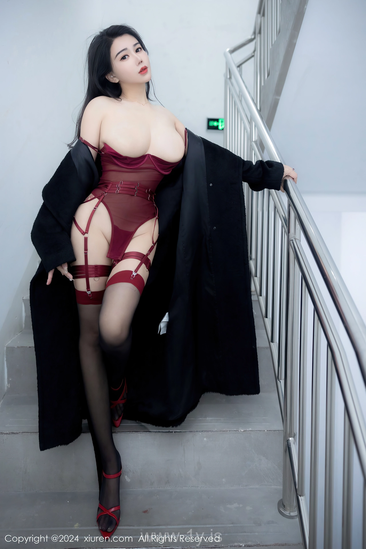 XIUREN(秀人网) No.8221 Fair Chinese Mature Princess 李若汐