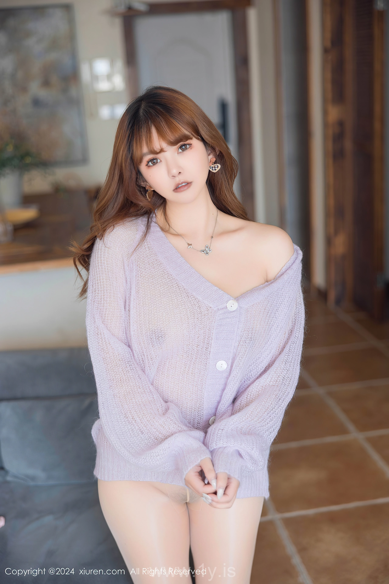 XIUREN(秀人网) No.8228 Mesmerizing & Nice-looking Asian Maiden 张思允Nice