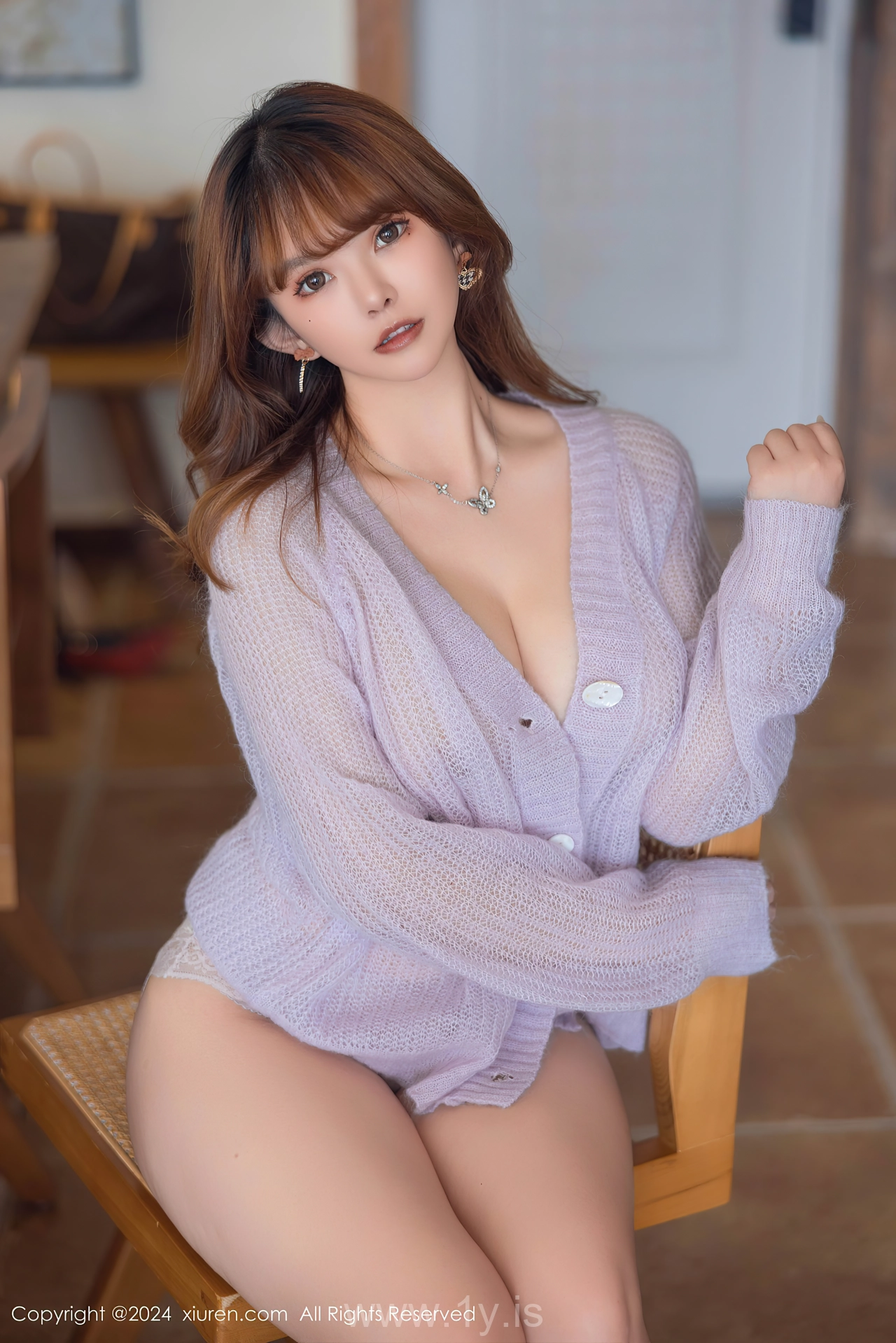 XIUREN(秀人网) No.8228 Mesmerizing & Nice-looking Asian Maiden 张思允Nice