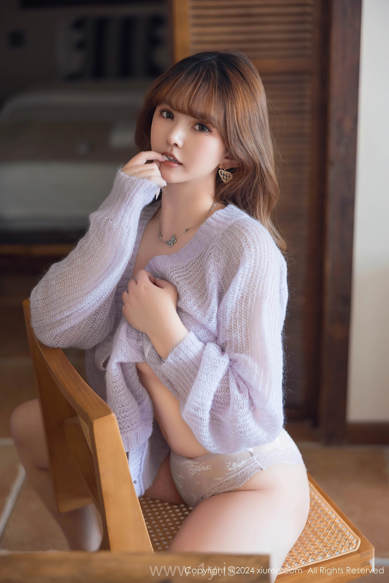 XIUREN(秀人网) No.8228 Mesmerizing & Nice-looking Asian Maiden 张思允Nice