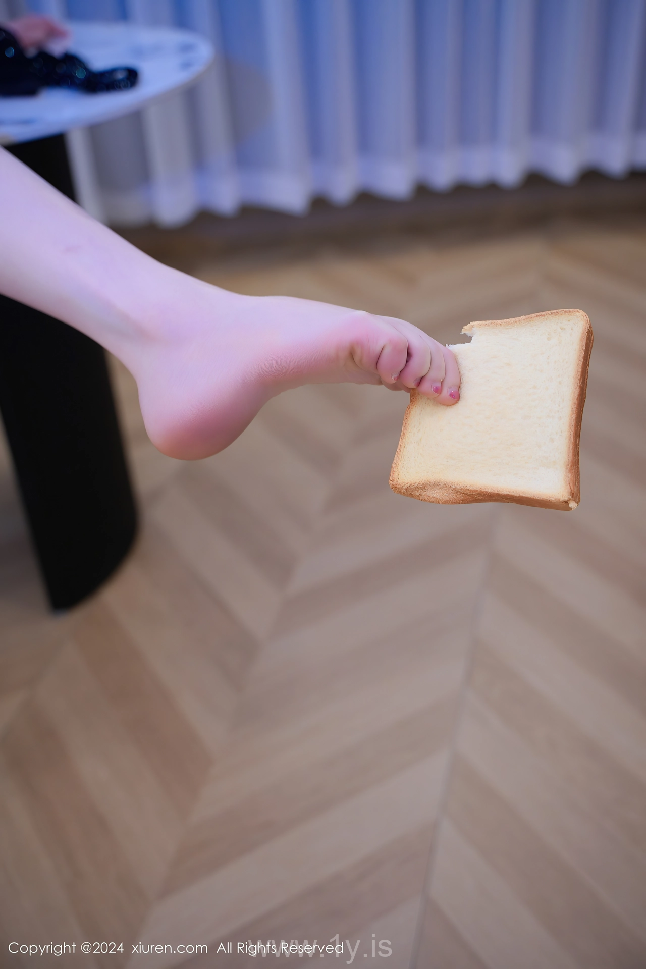 XIUREN(秀人网) No.8230 Charming & Breathtaking Chinese Vixen 晚苏susu